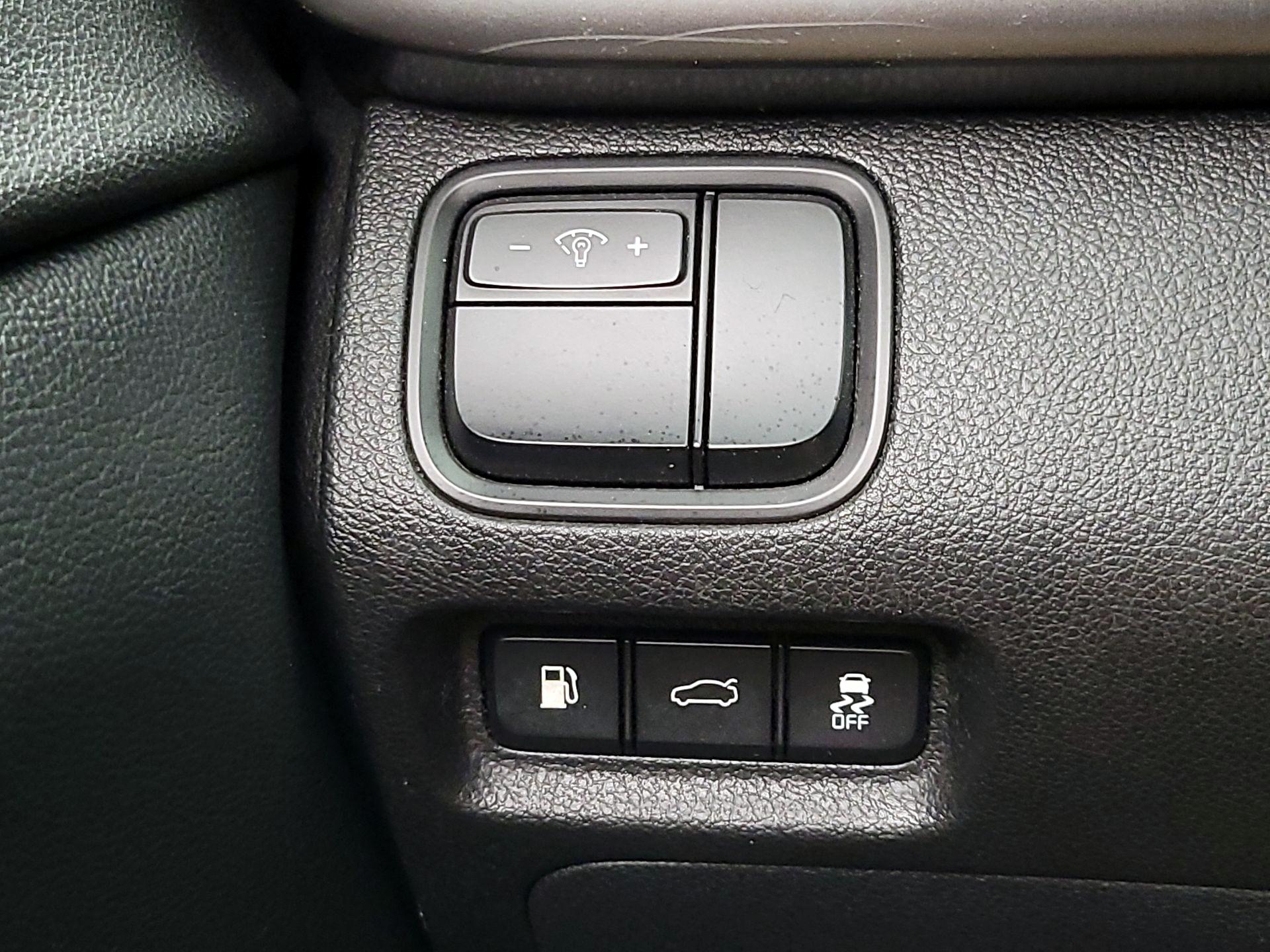 Thumbnail: 2016 Kia Optima - 13