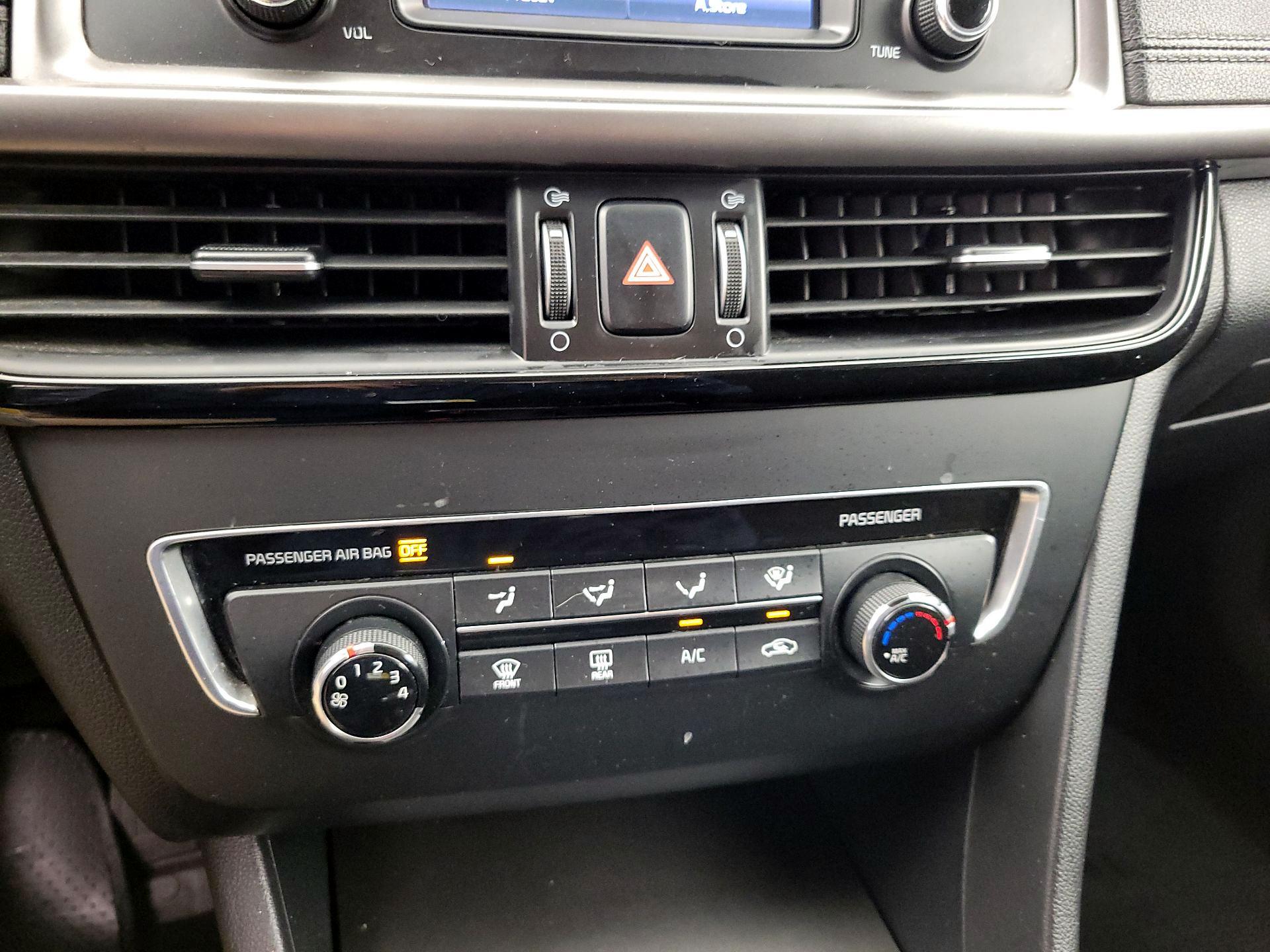 Thumbnail: 2016 Kia Optima - 16