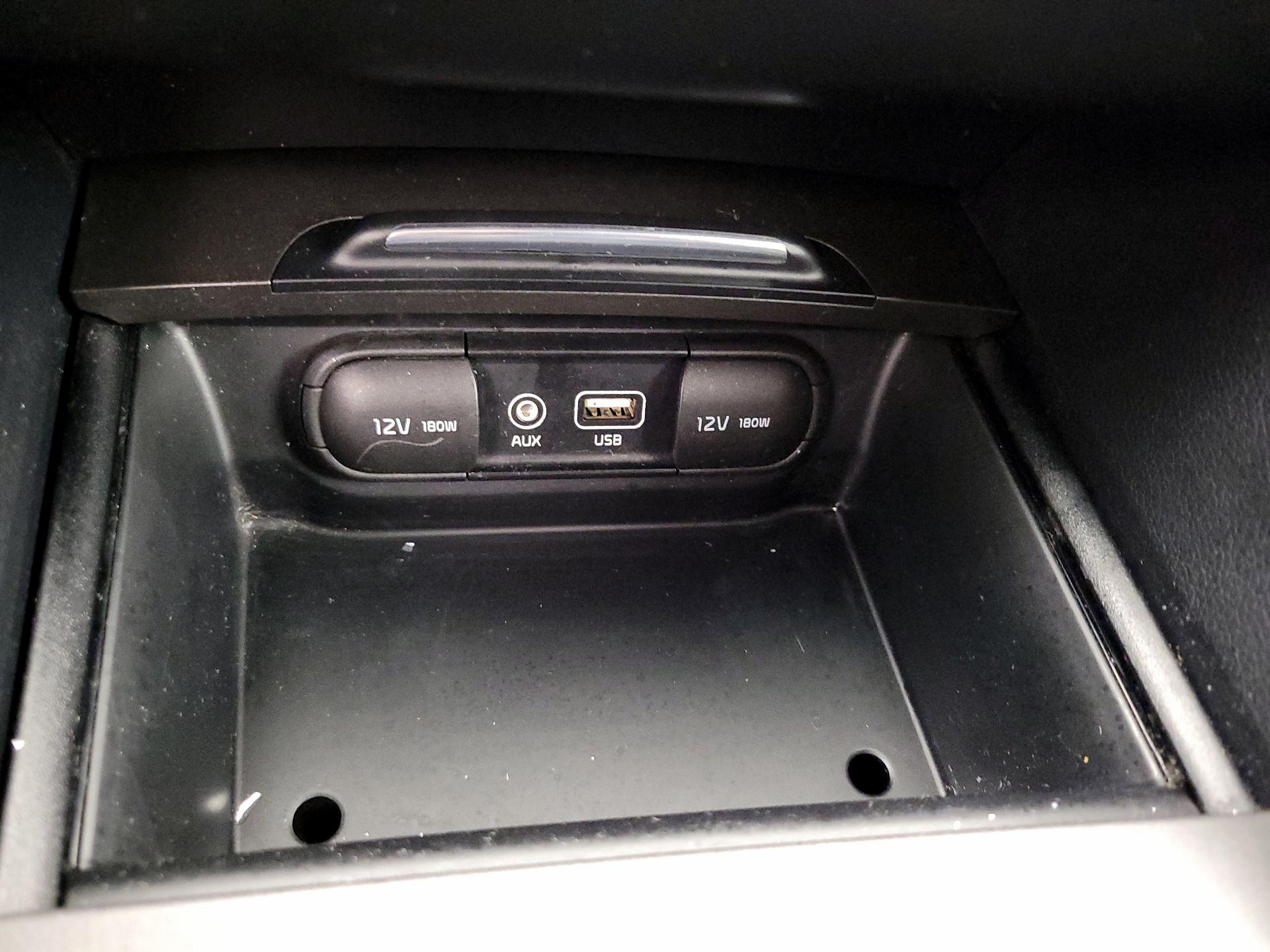 Thumbnail: 2016 Kia Optima - 18