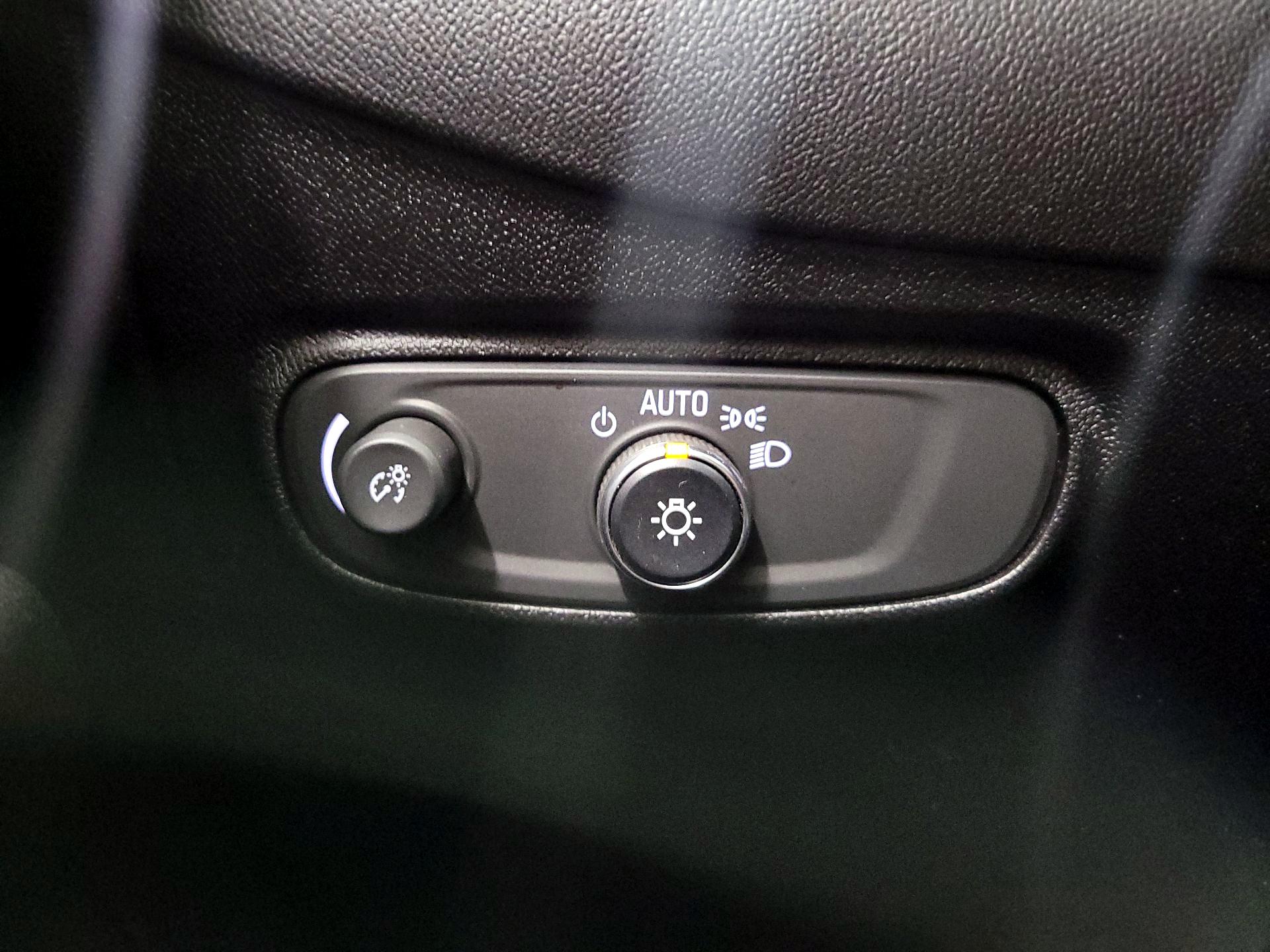 Thumbnail: 2018 Chevrolet Equinox - 13