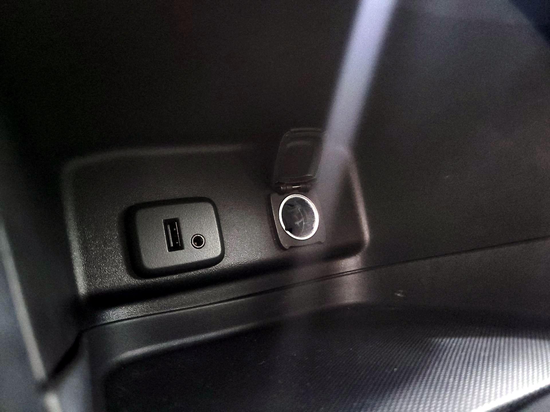 Thumbnail: 2018 Chevrolet Equinox - 18