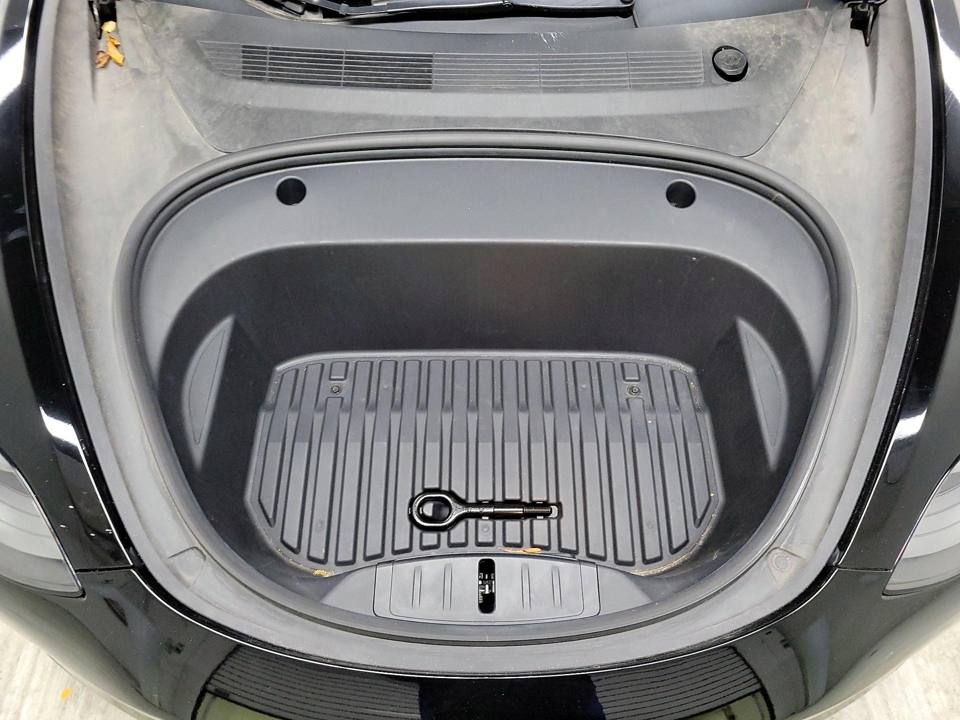 Thumbnail: 2022 Tesla Model 3 - 19