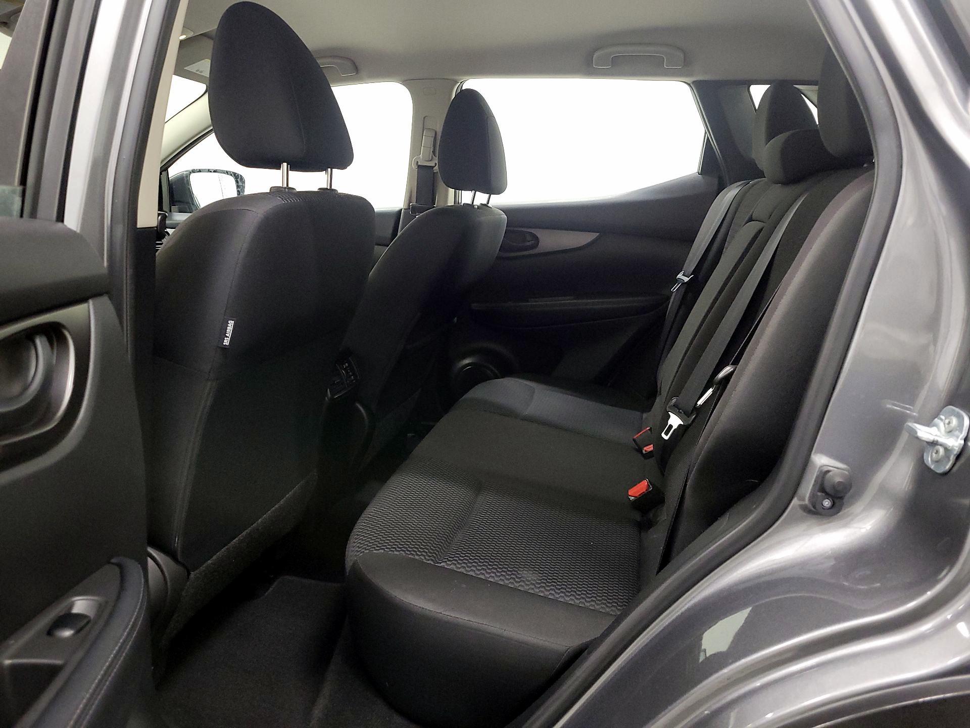 Thumbnail: 2017 Nissan Rogue Sport - 19