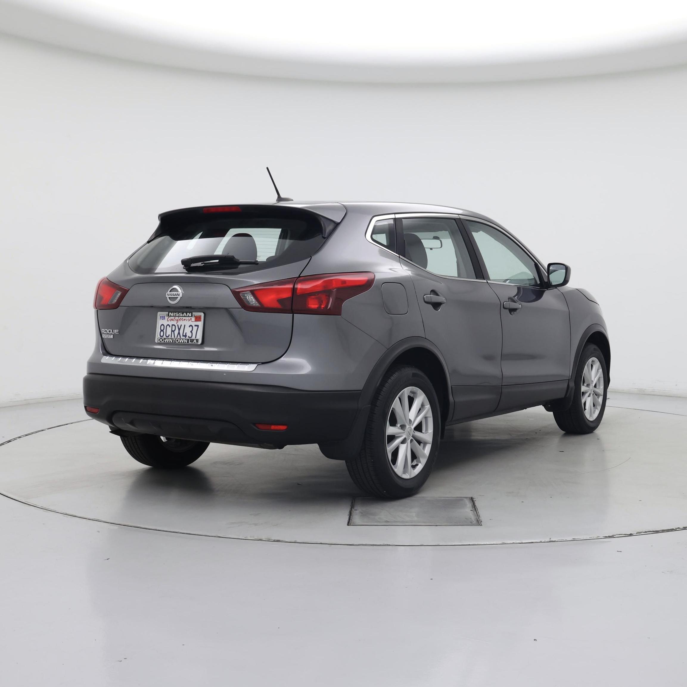 Thumbnail: 2017 Nissan Rogue Sport - 8