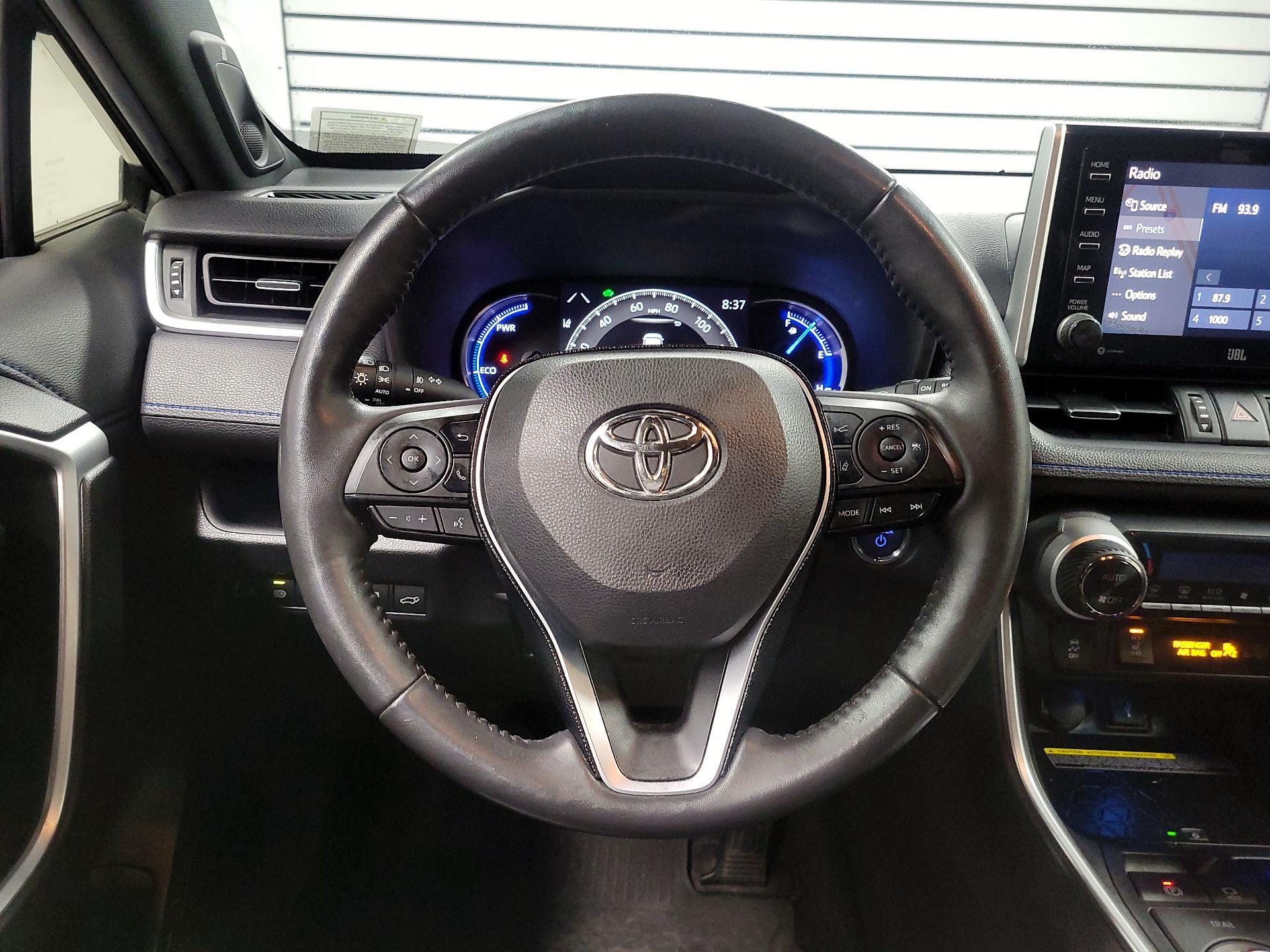Thumbnail: 2020 Toyota RAV4 - 10