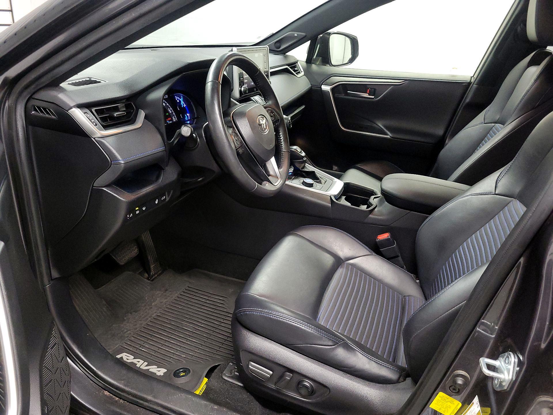 Thumbnail: 2020 Toyota RAV4 - 11