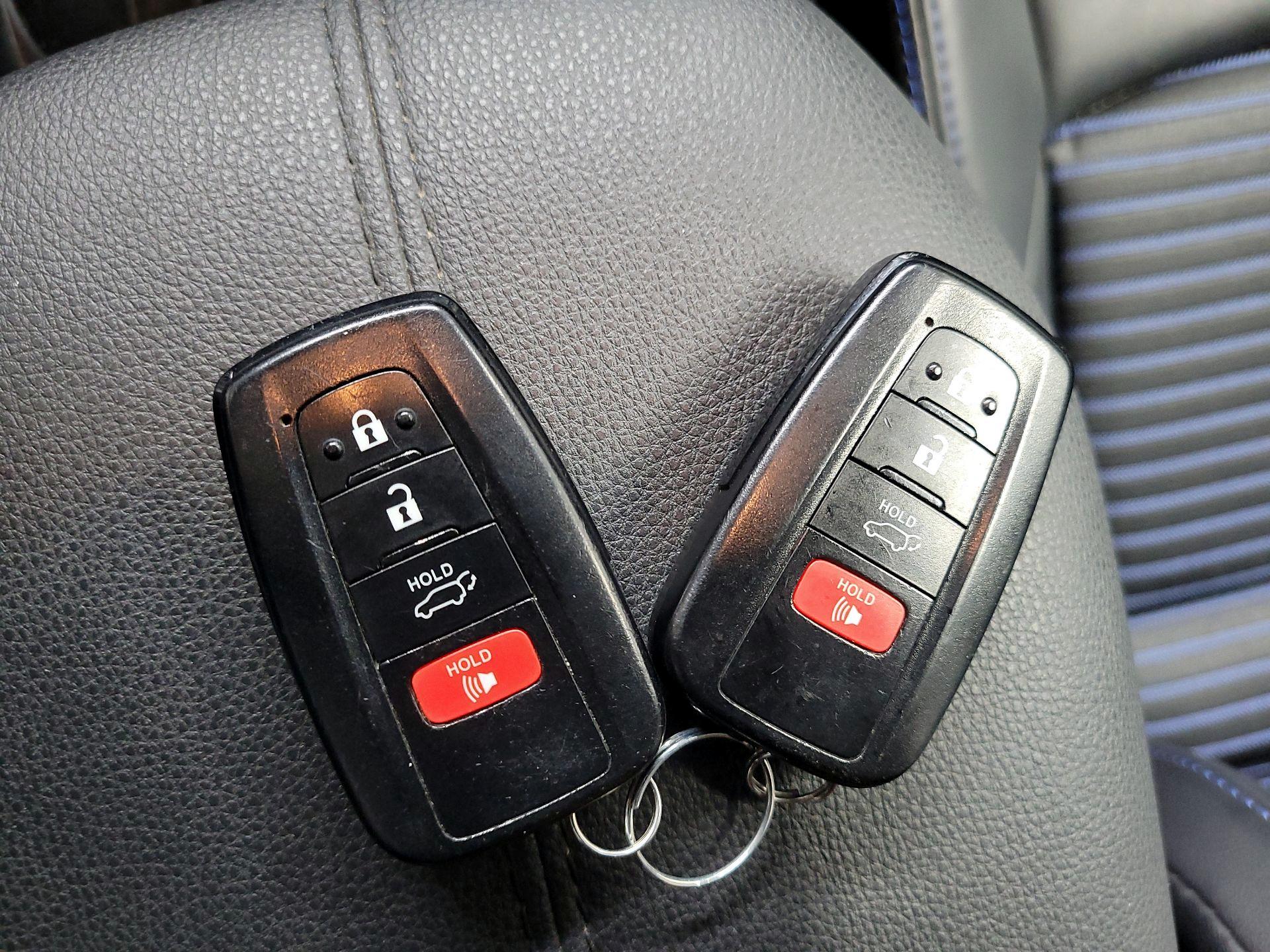 Thumbnail: 2020 Toyota RAV4 - 20