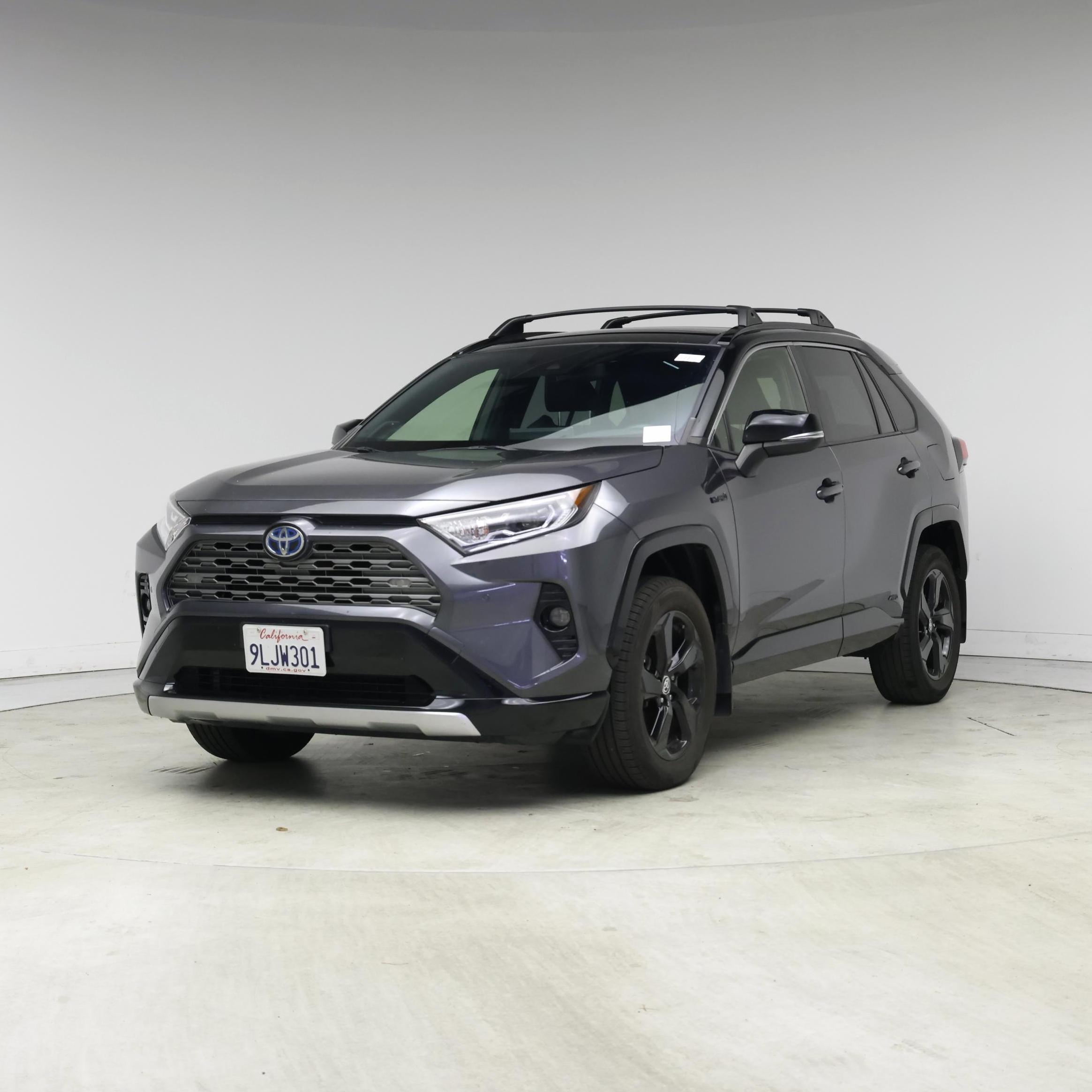 Thumbnail: 2020 Toyota RAV4 - 4