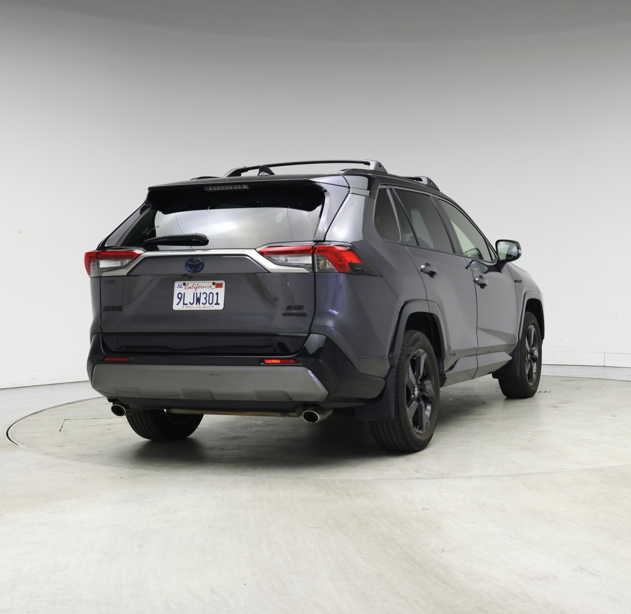 Thumbnail: 2020 Toyota RAV4 - 8