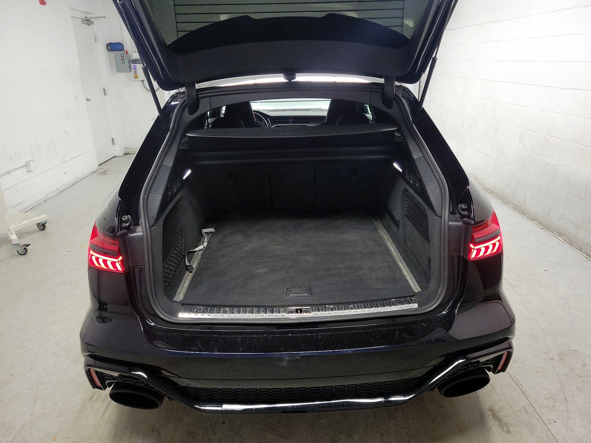 Thumbnail: 2023 Audi RS 6 - 20