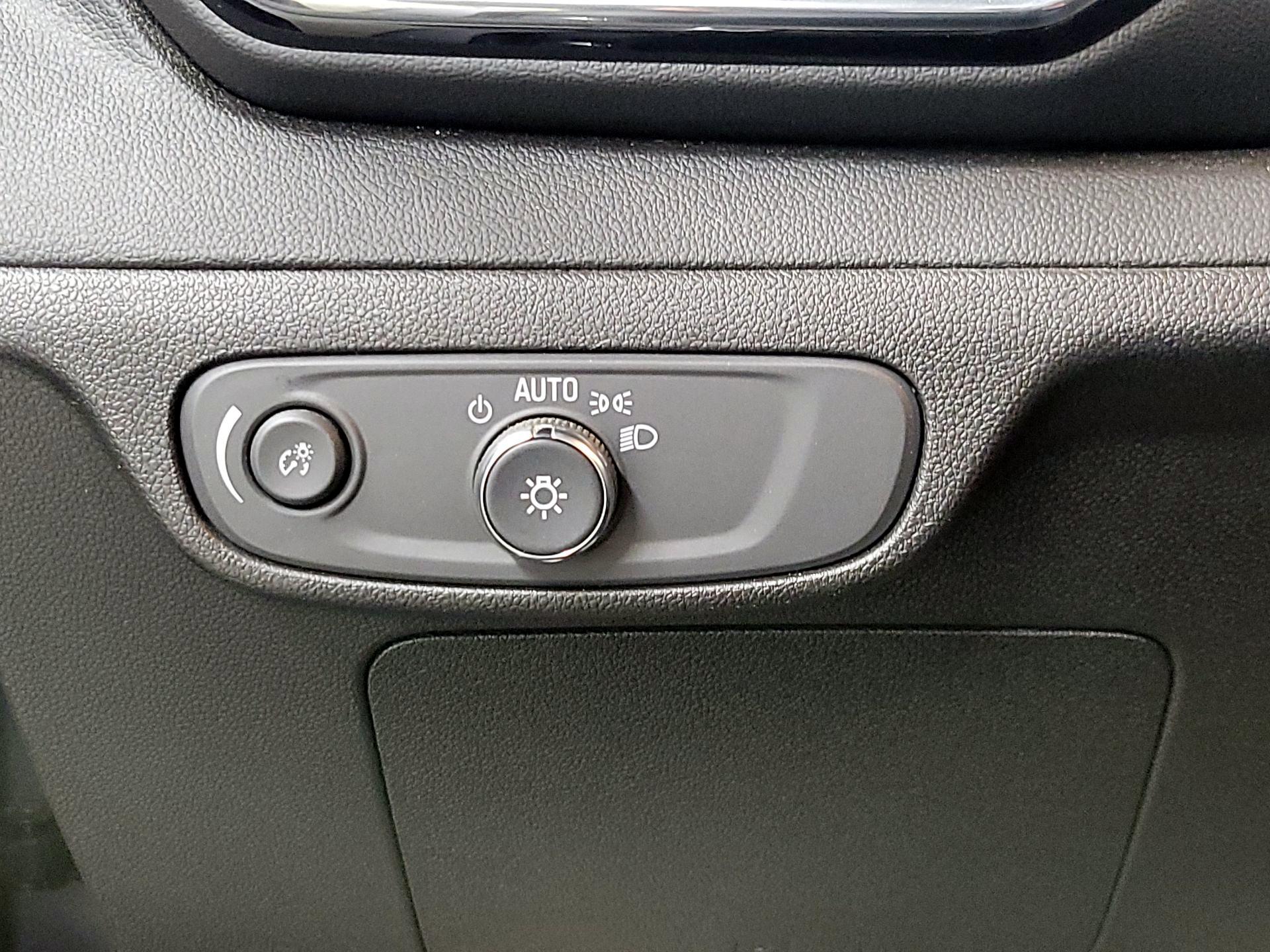 Thumbnail: 2023 Chevrolet Bolt EUV - 13