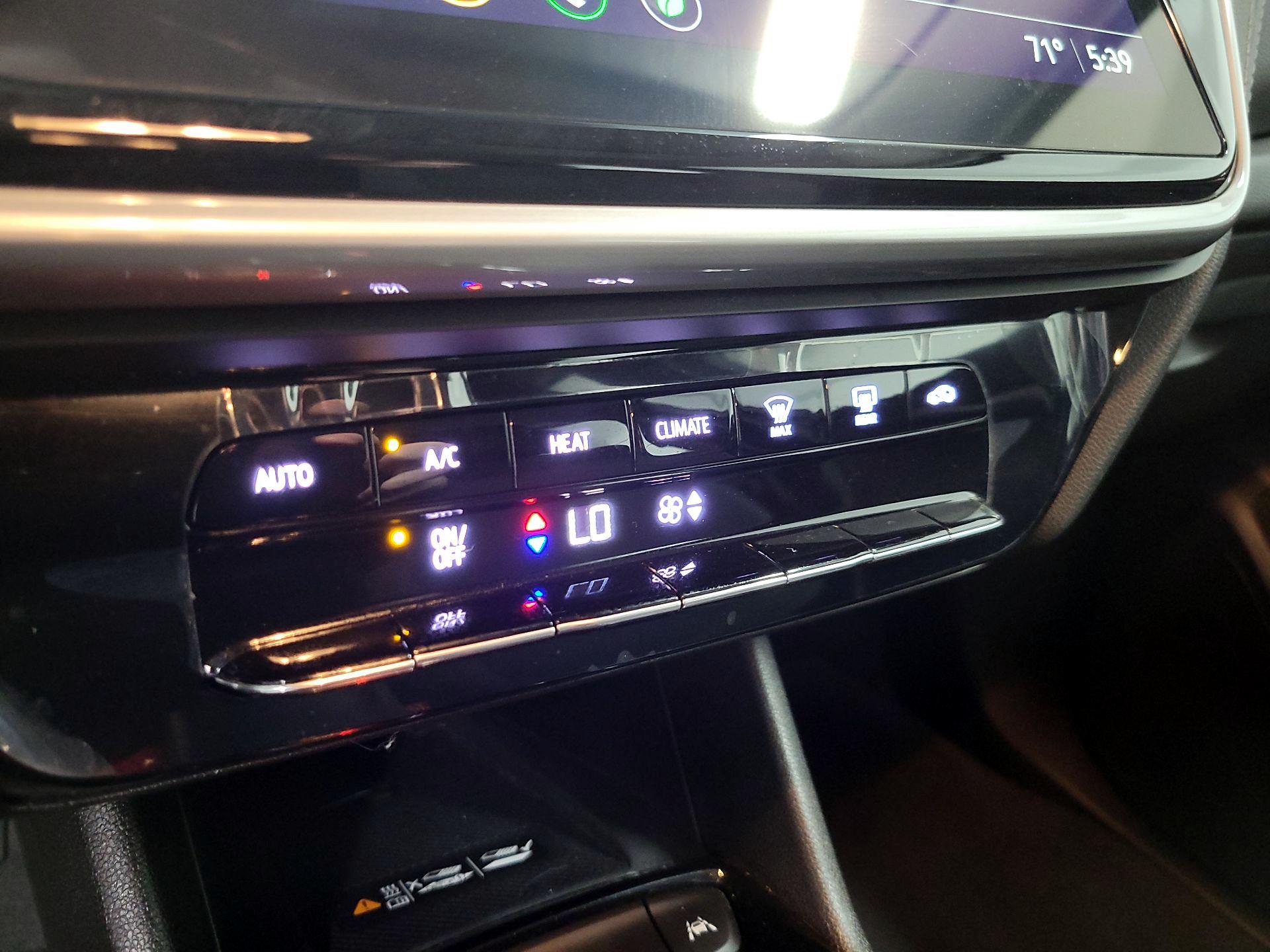 Thumbnail: 2023 Chevrolet Bolt EUV - 16