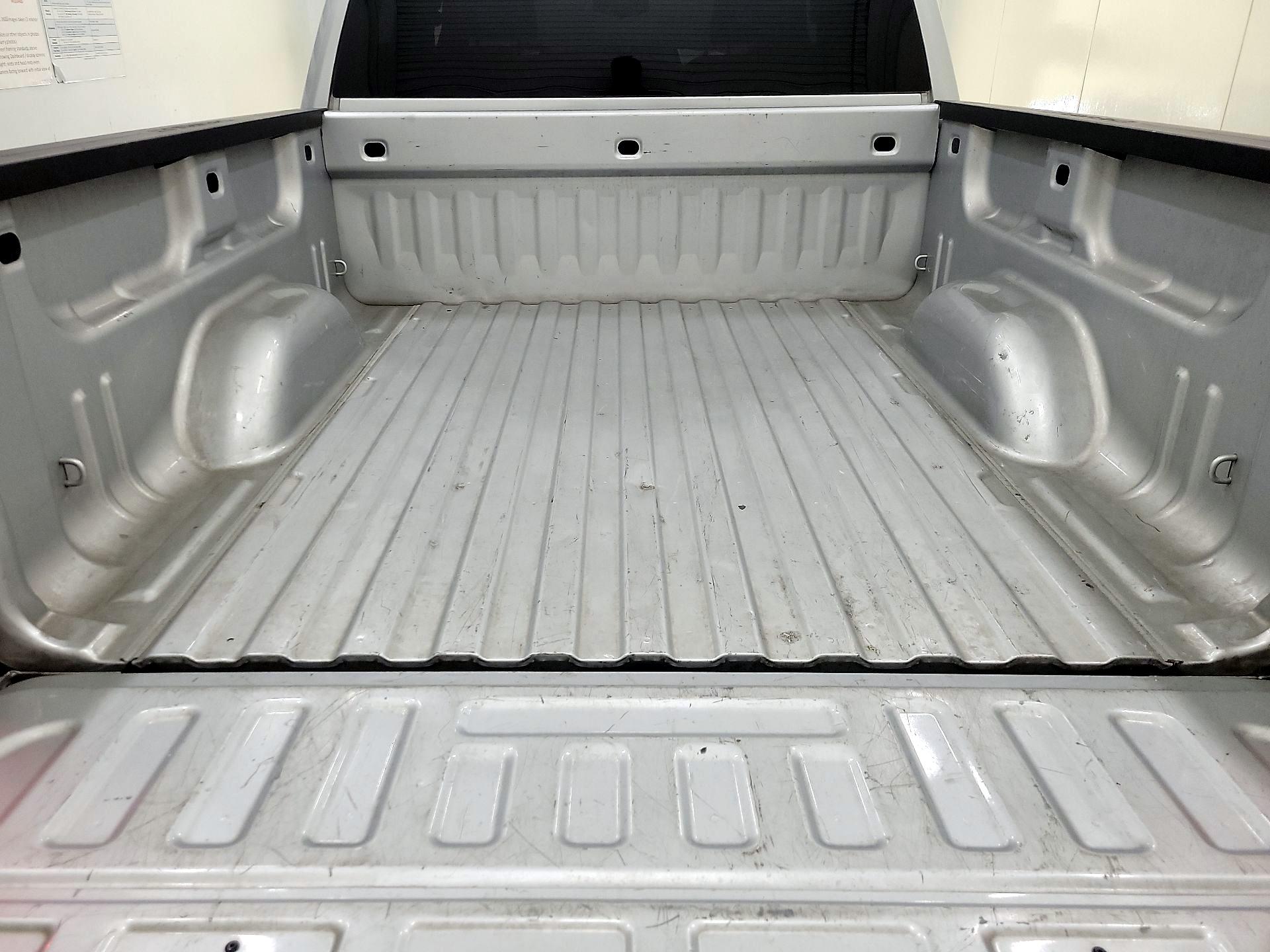 Thumbnail: 2018 Chevrolet Silverado 1500 - 19