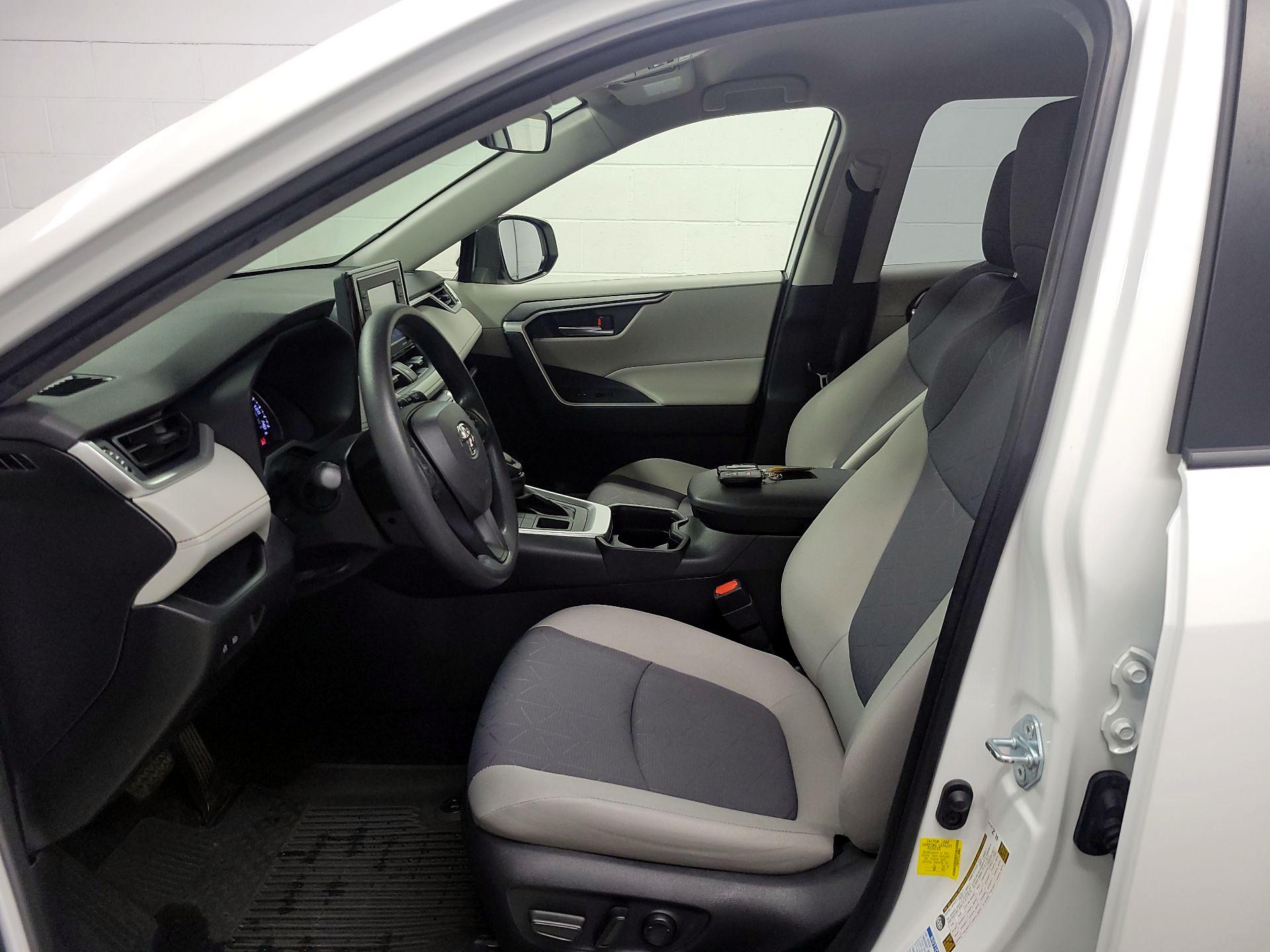 Thumbnail: 2020 Toyota RAV4 - 11