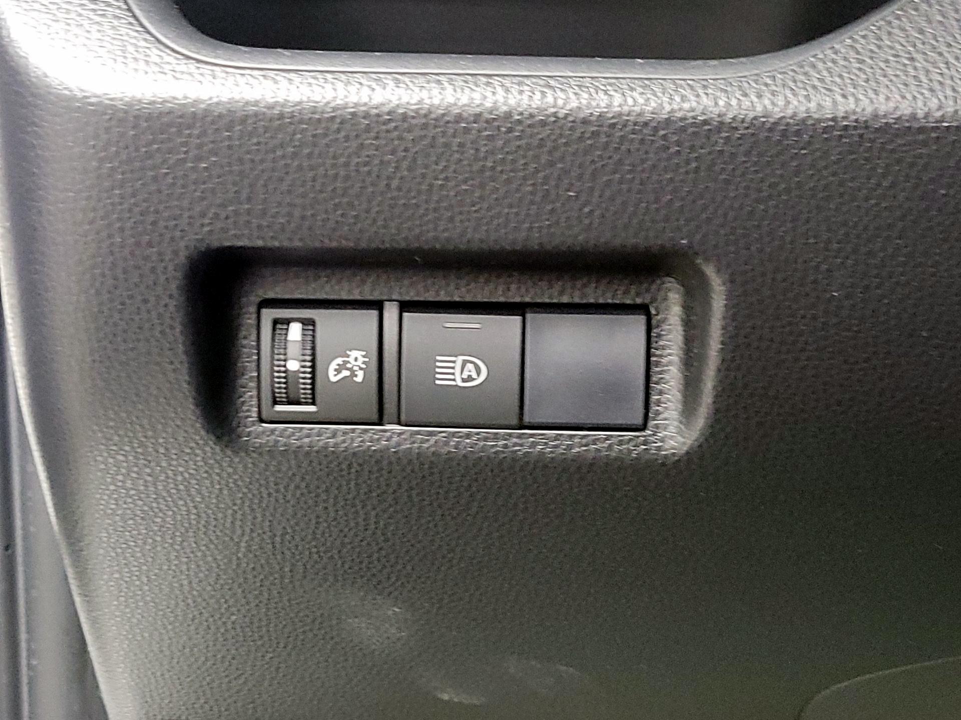 Thumbnail: 2020 Toyota RAV4 - 13