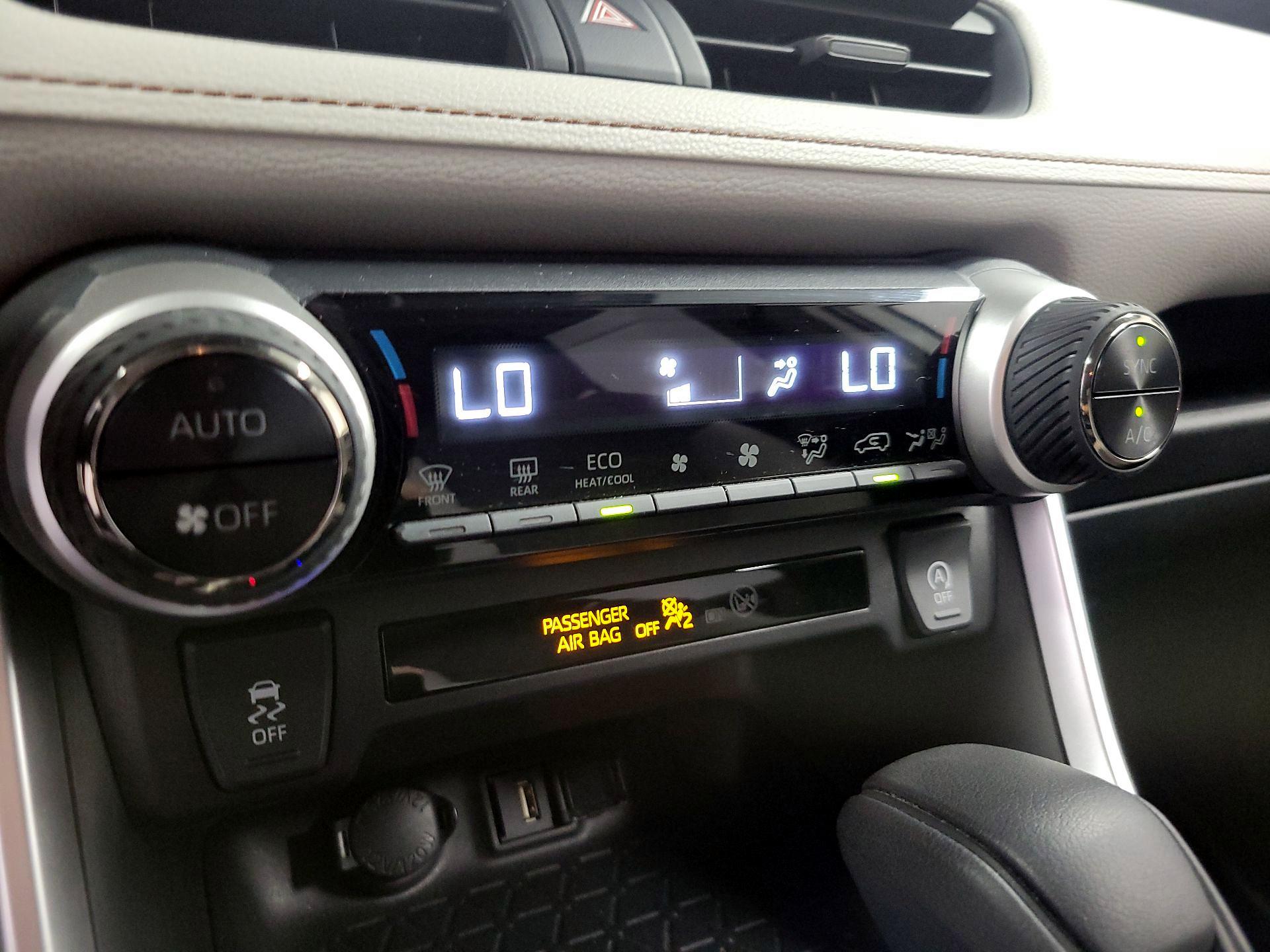 Thumbnail: 2020 Toyota RAV4 - 16