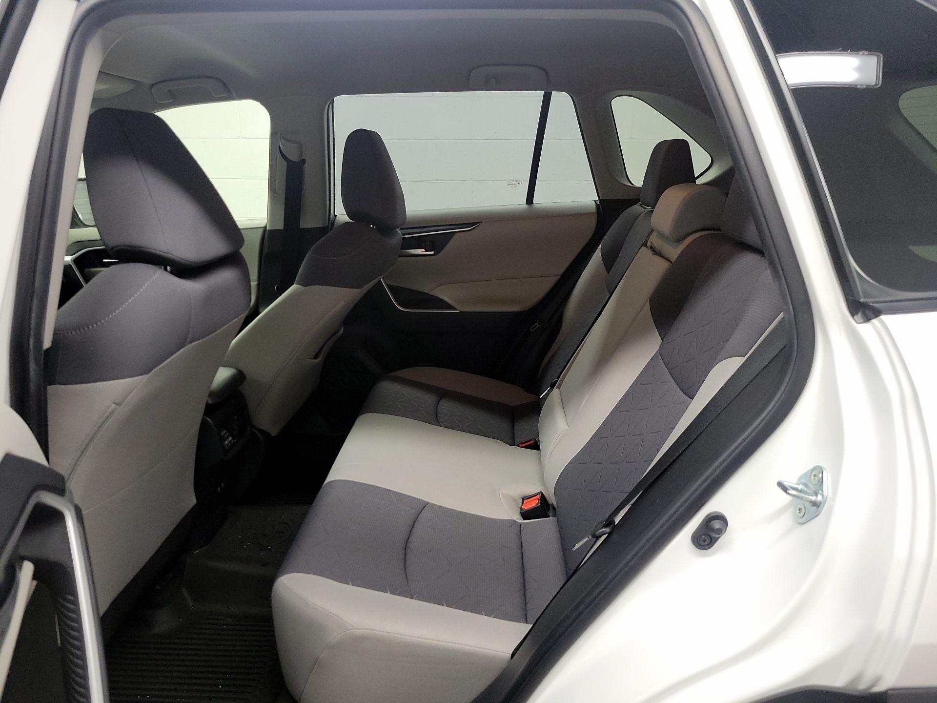 Thumbnail: 2020 Toyota RAV4 - 18