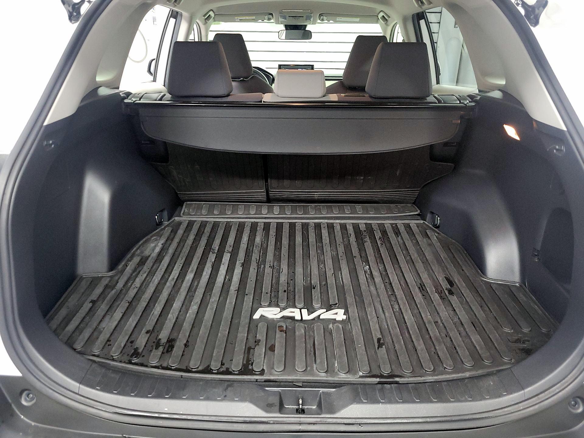 Thumbnail: 2020 Toyota RAV4 - 19