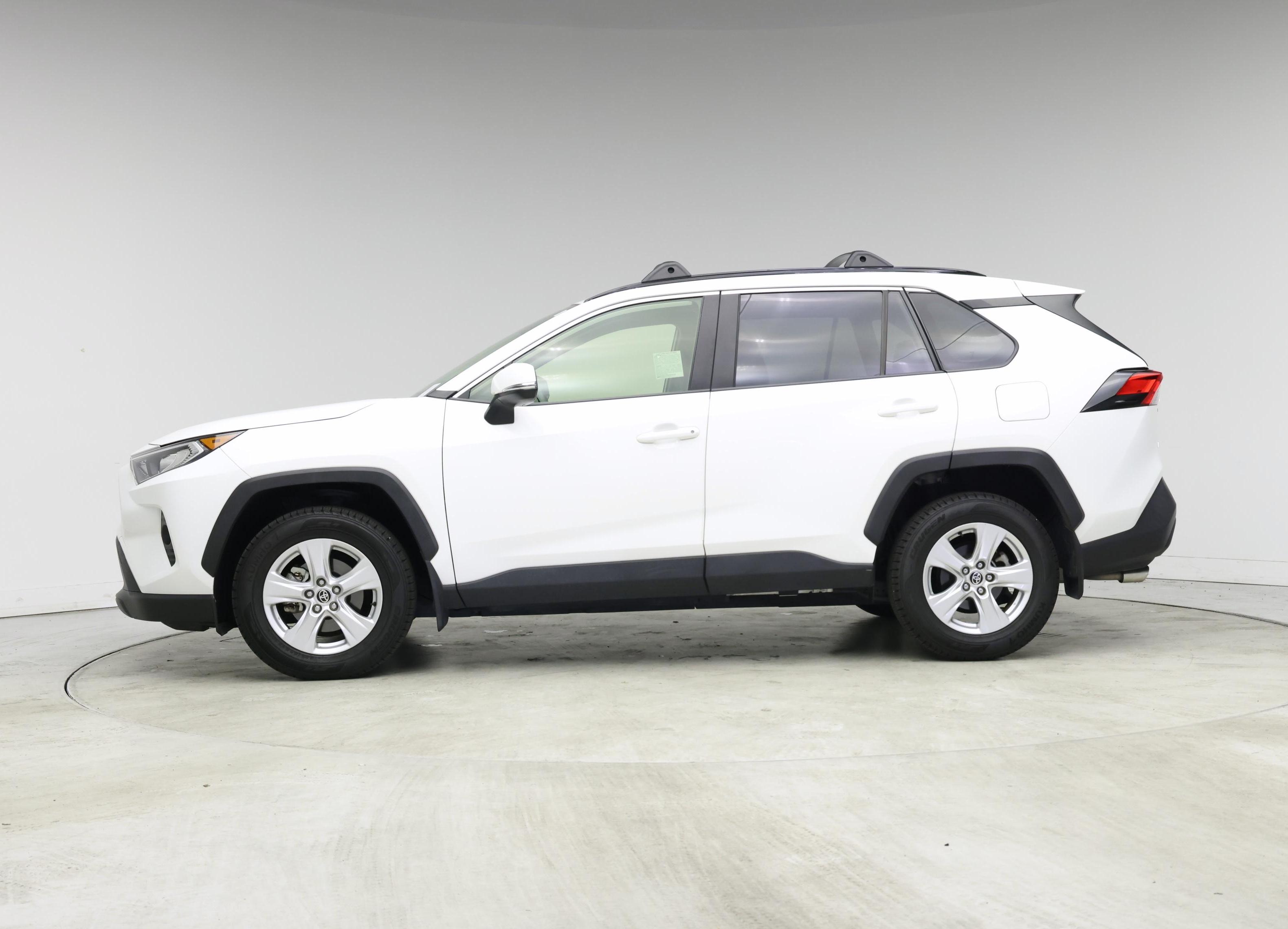 Thumbnail: 2020 Toyota RAV4 - 3