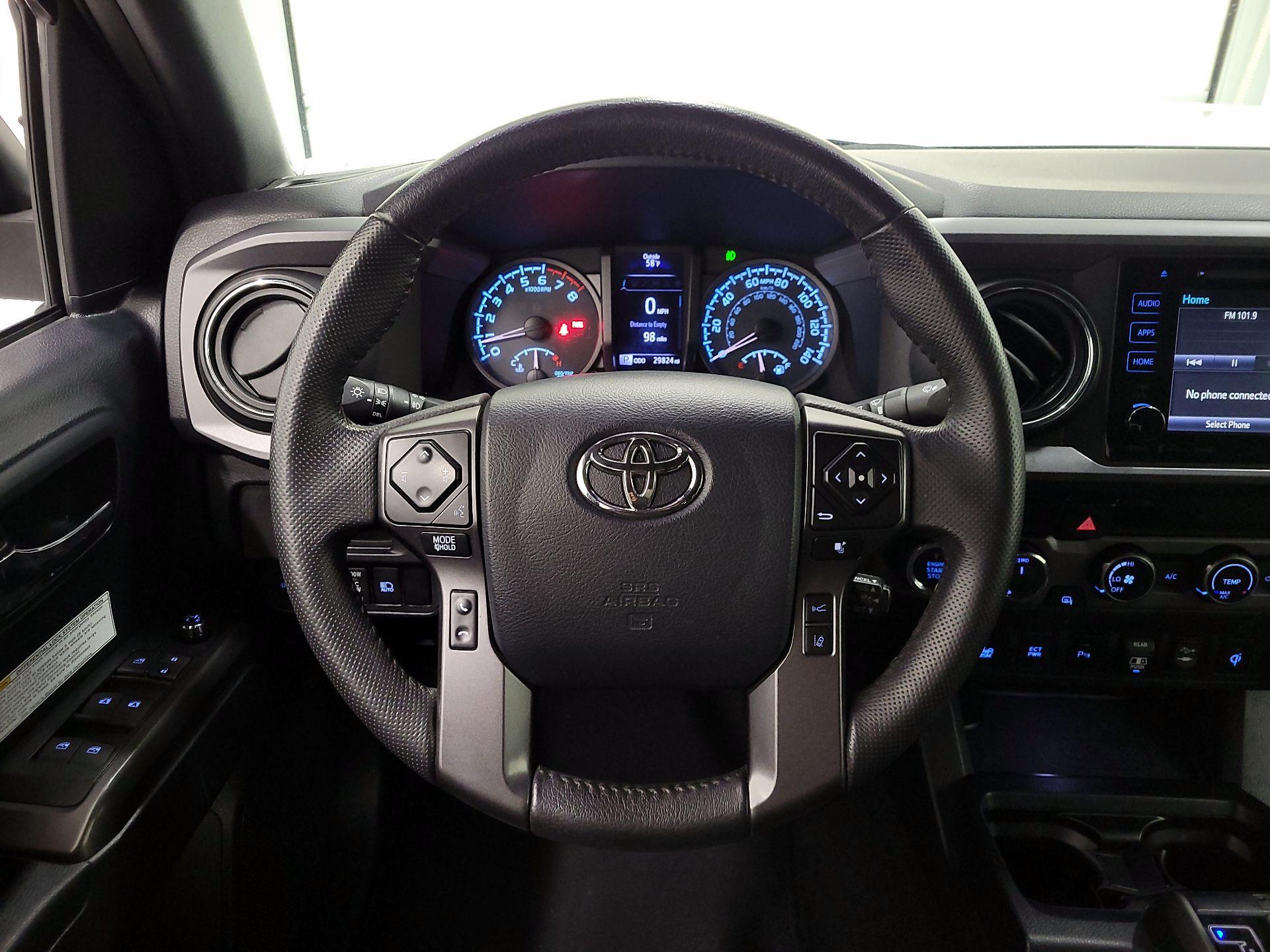 Thumbnail: 2018 Toyota Tacoma - 10