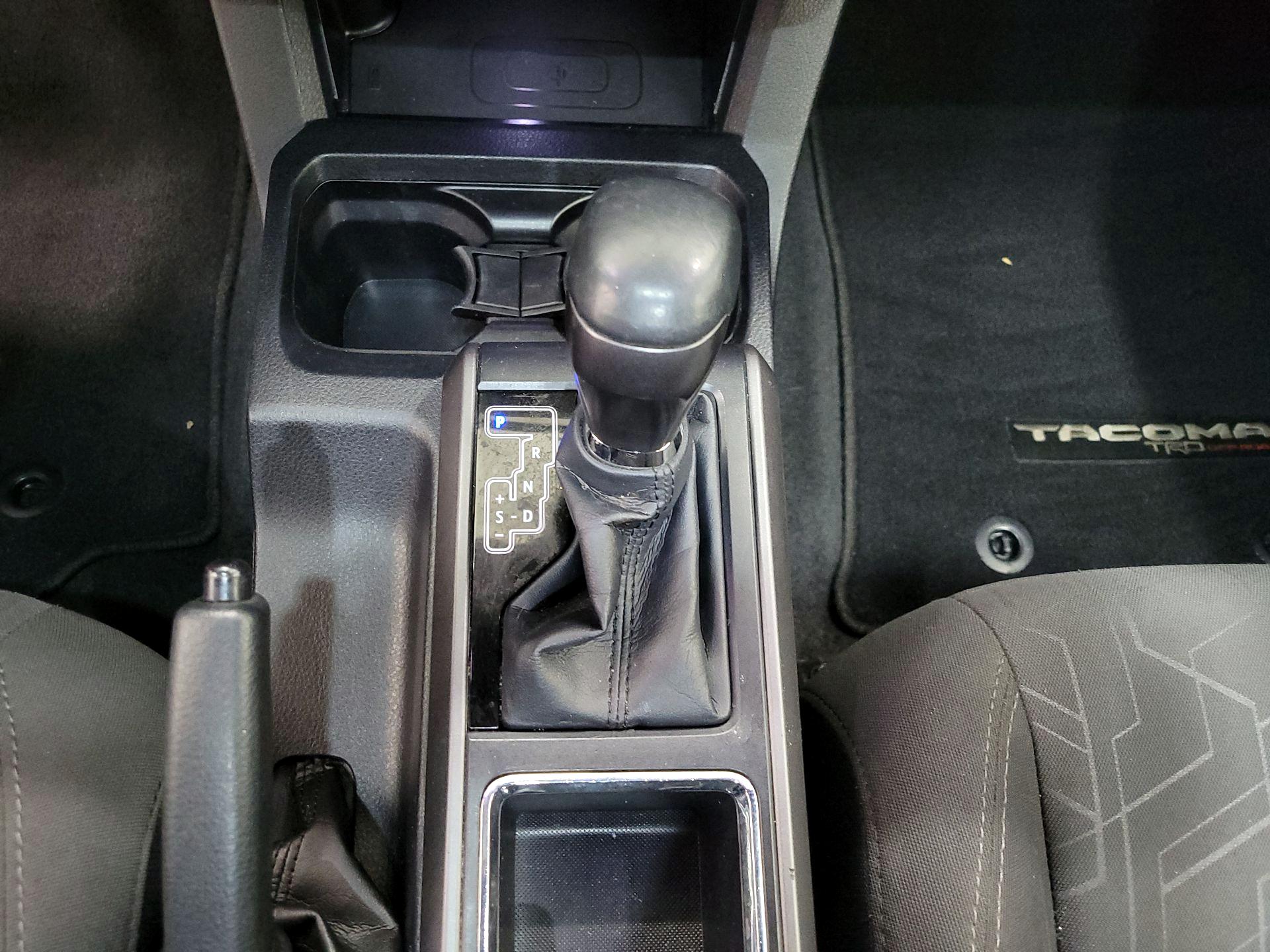 Thumbnail: 2018 Toyota Tacoma - 17