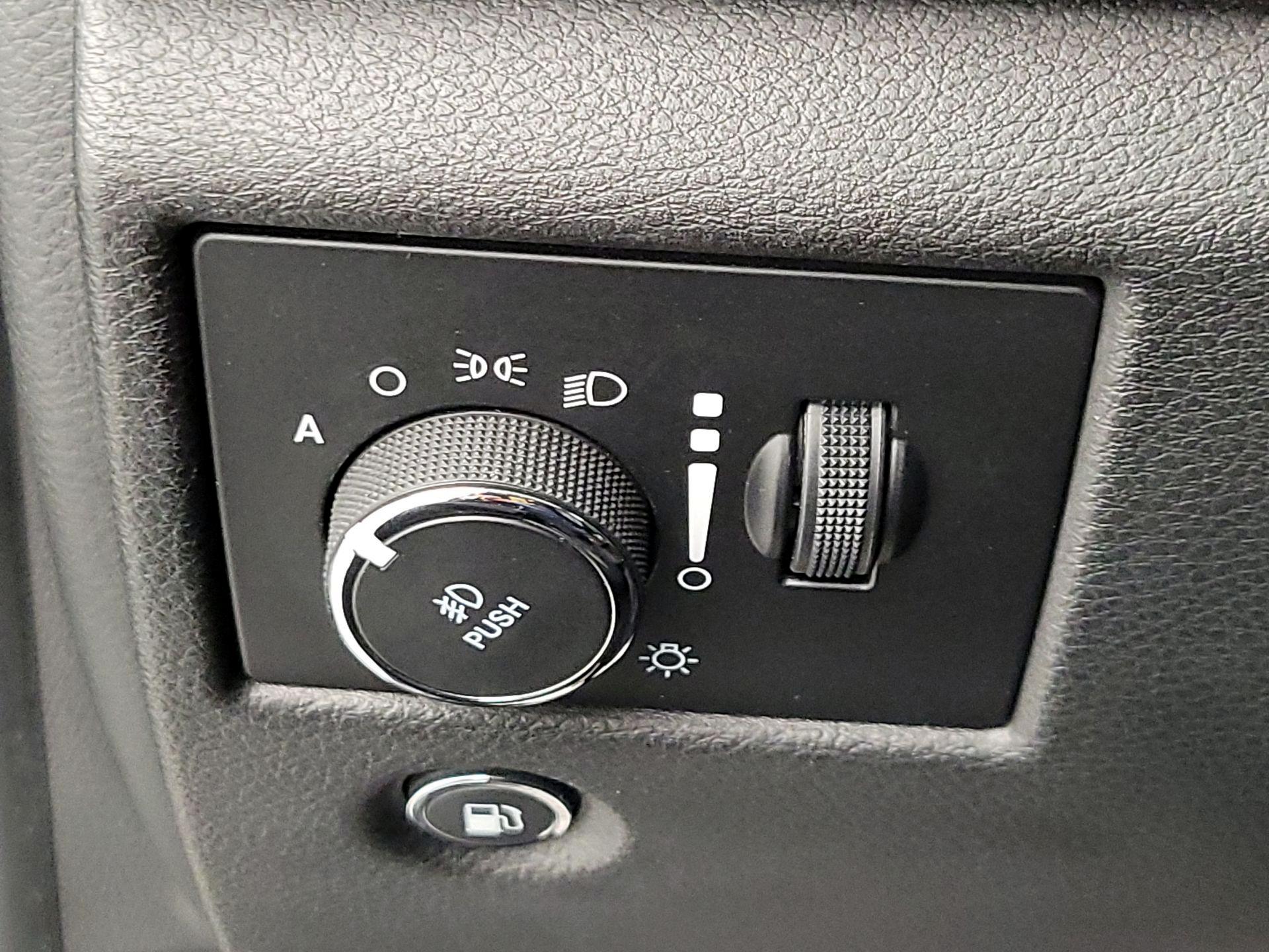 Thumbnail: 2018 Jeep Grand Cherokee - 13