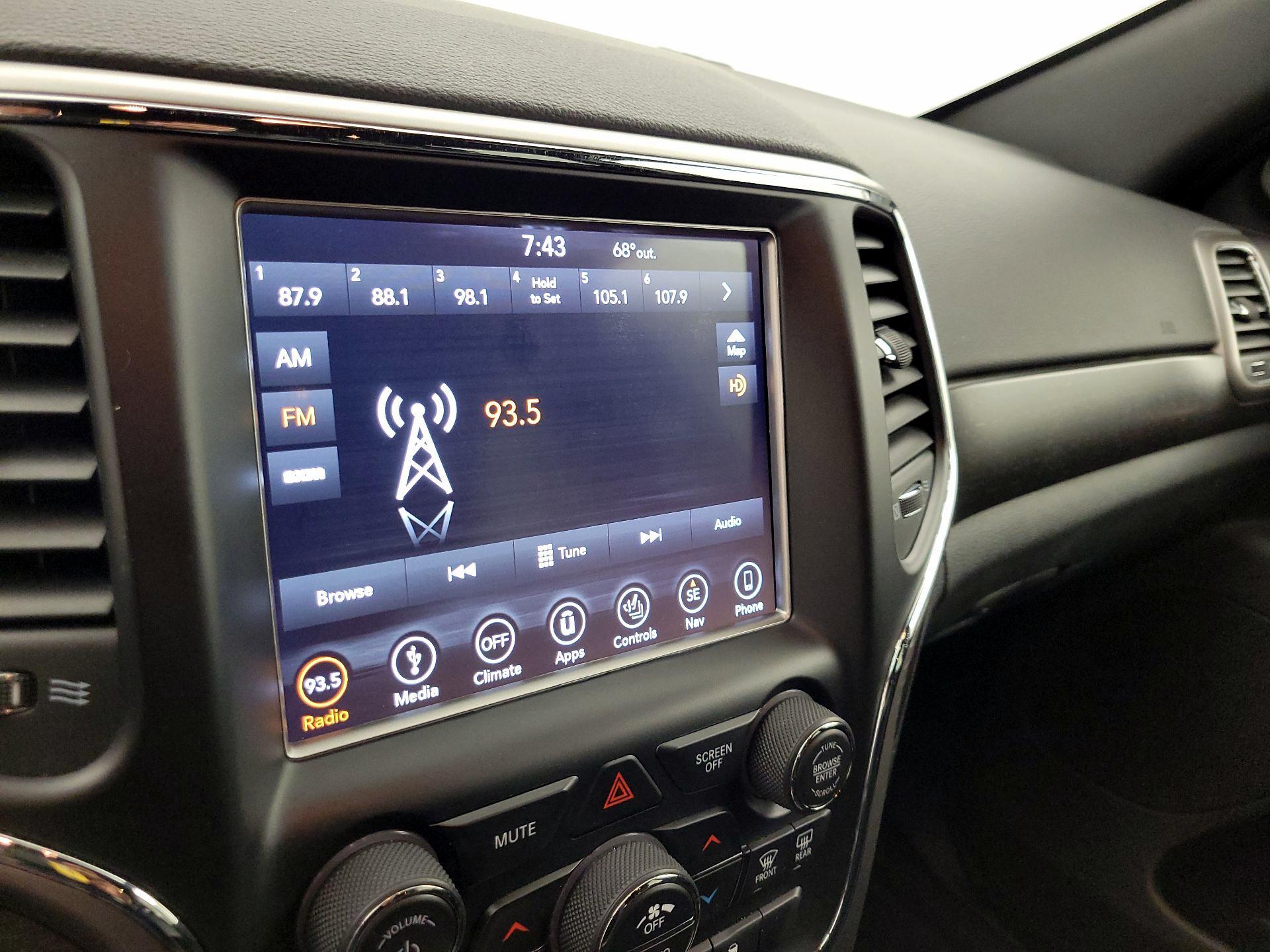 Thumbnail: 2018 Jeep Grand Cherokee - 16