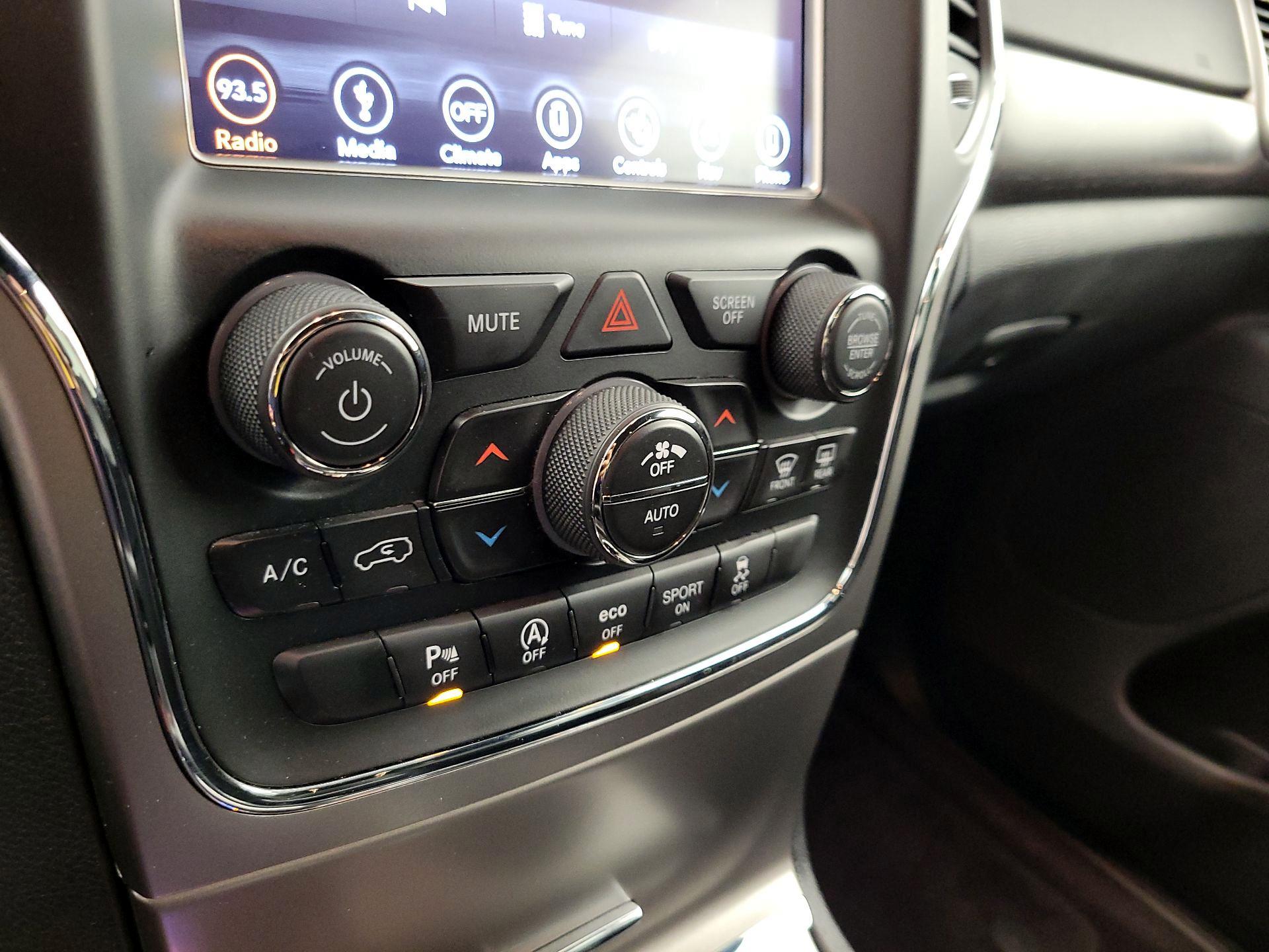 Thumbnail: 2018 Jeep Grand Cherokee - 17