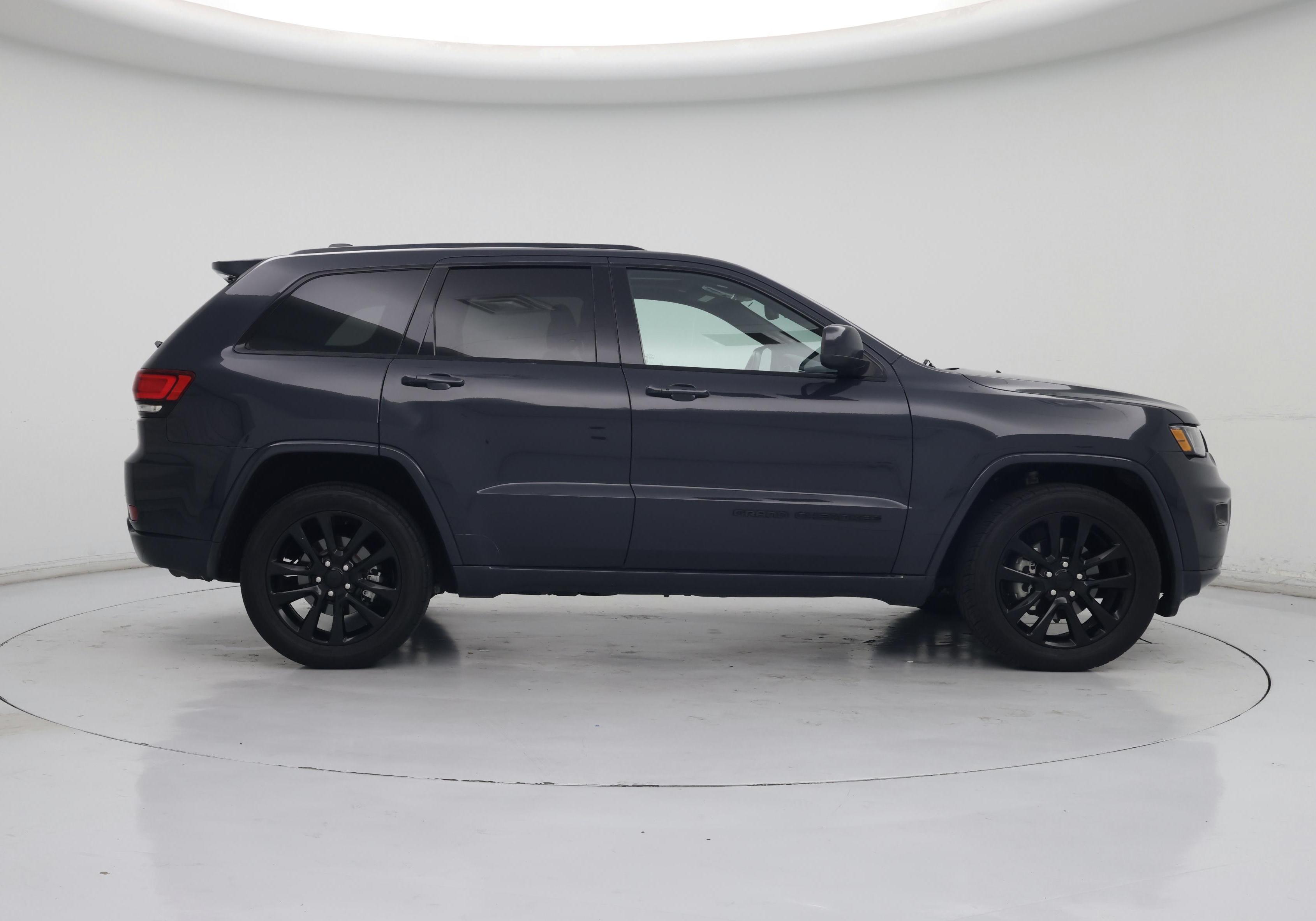 Thumbnail: 2018 Jeep Grand Cherokee - 7
