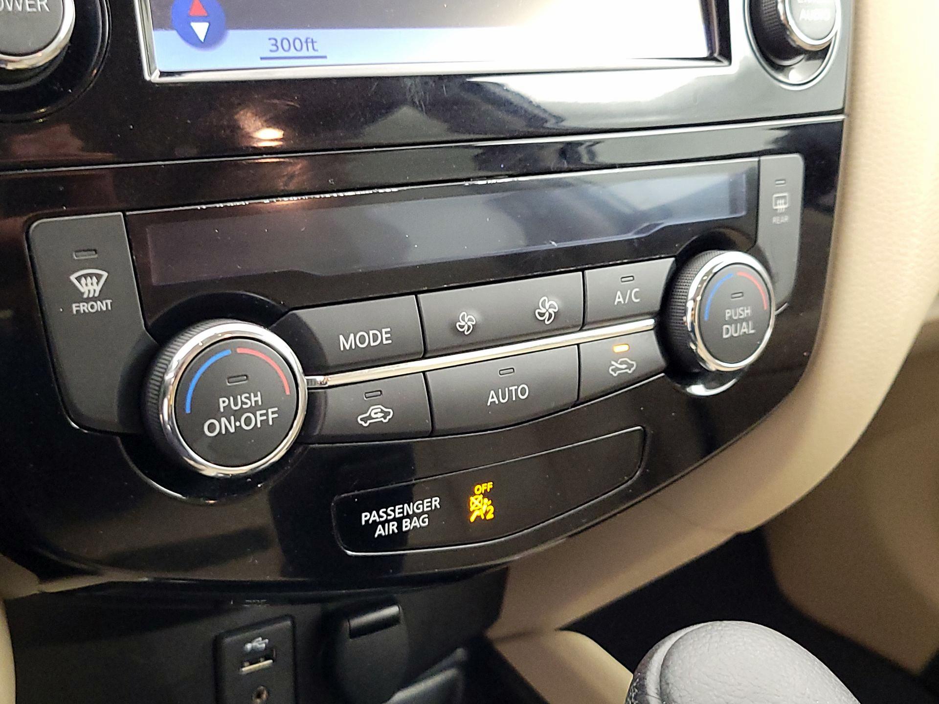 Thumbnail: 2016 Nissan Rogue - 16