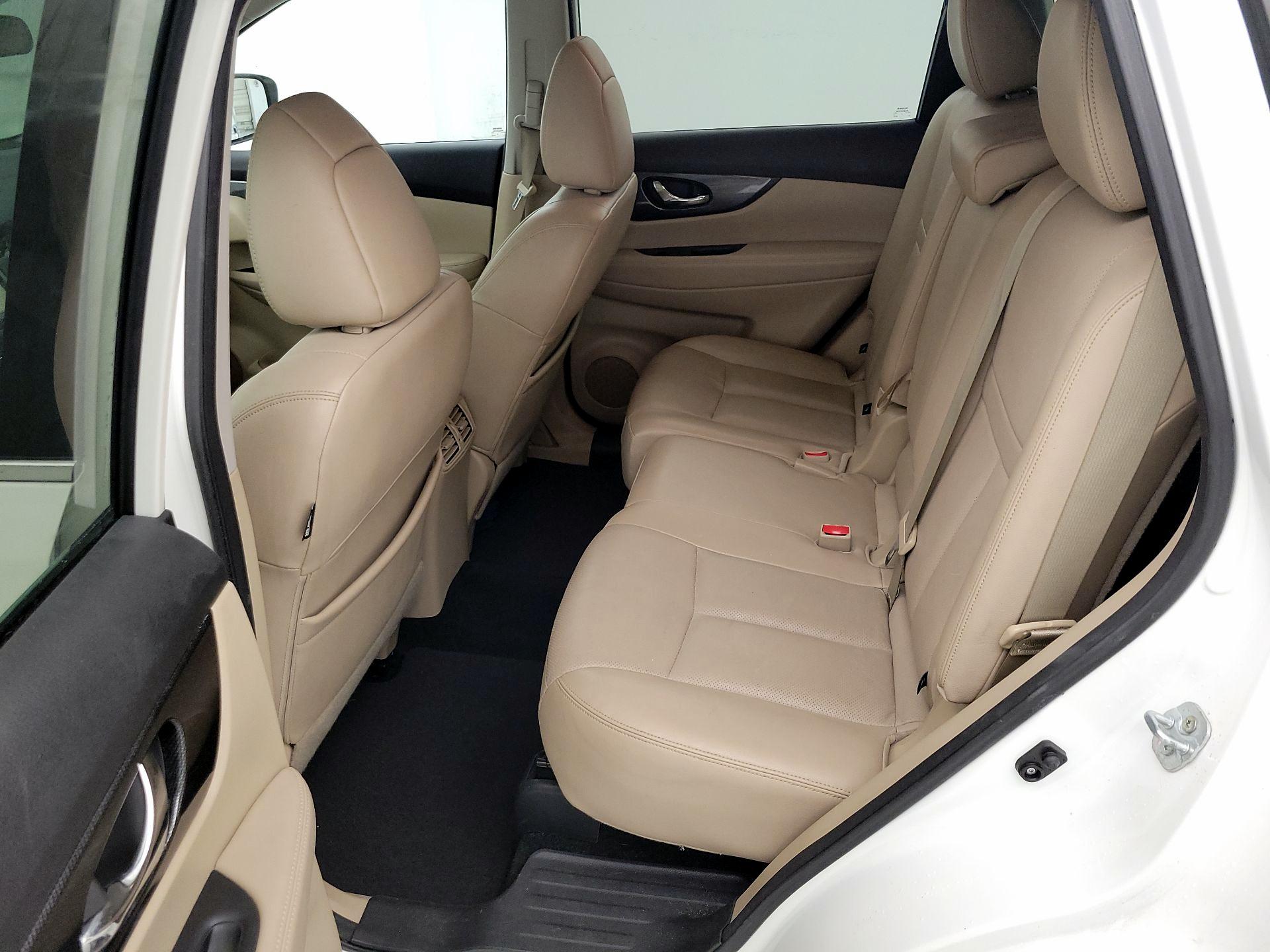 Thumbnail: 2016 Nissan Rogue - 18