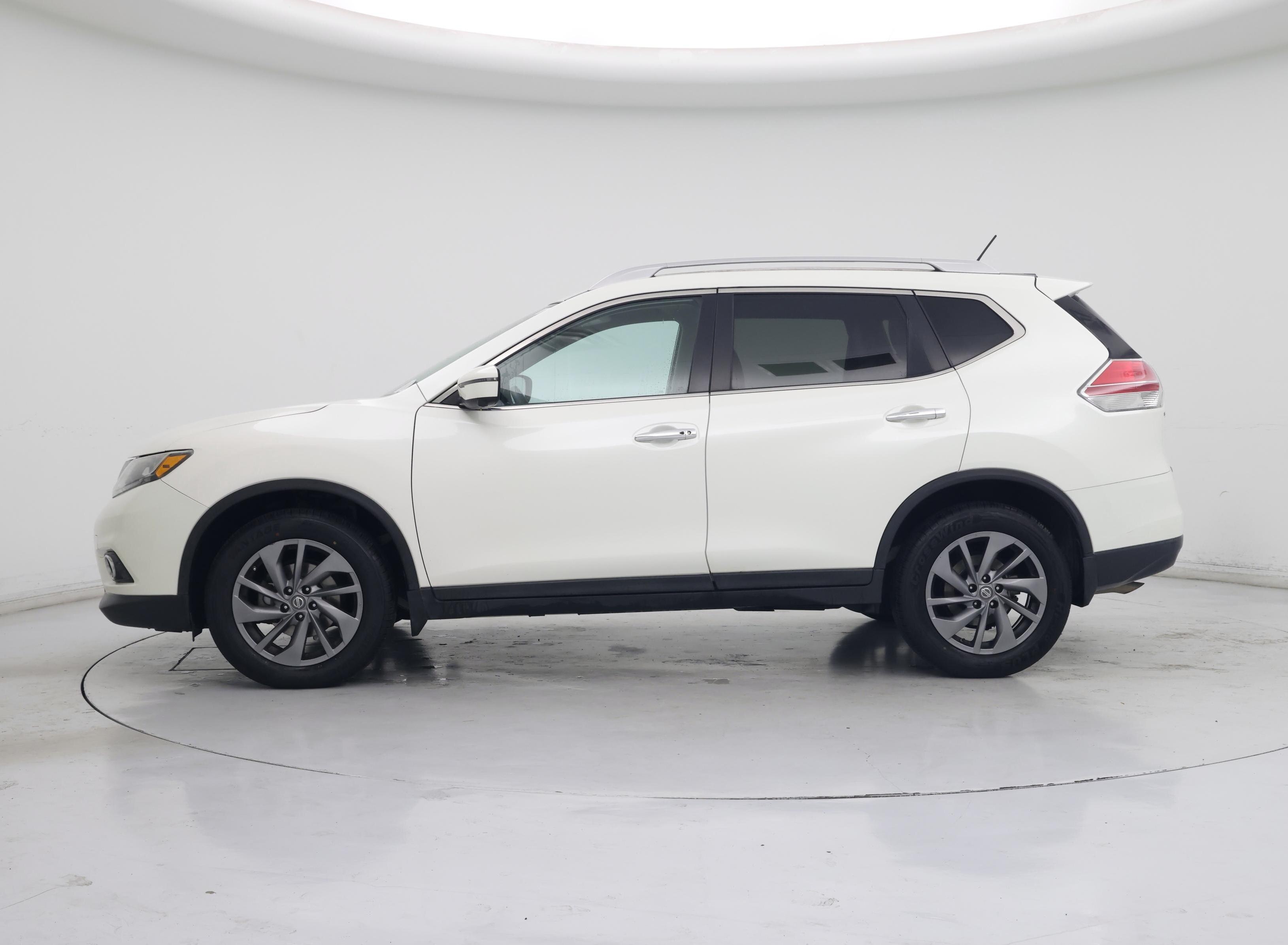 Thumbnail: 2016 Nissan Rogue - 3