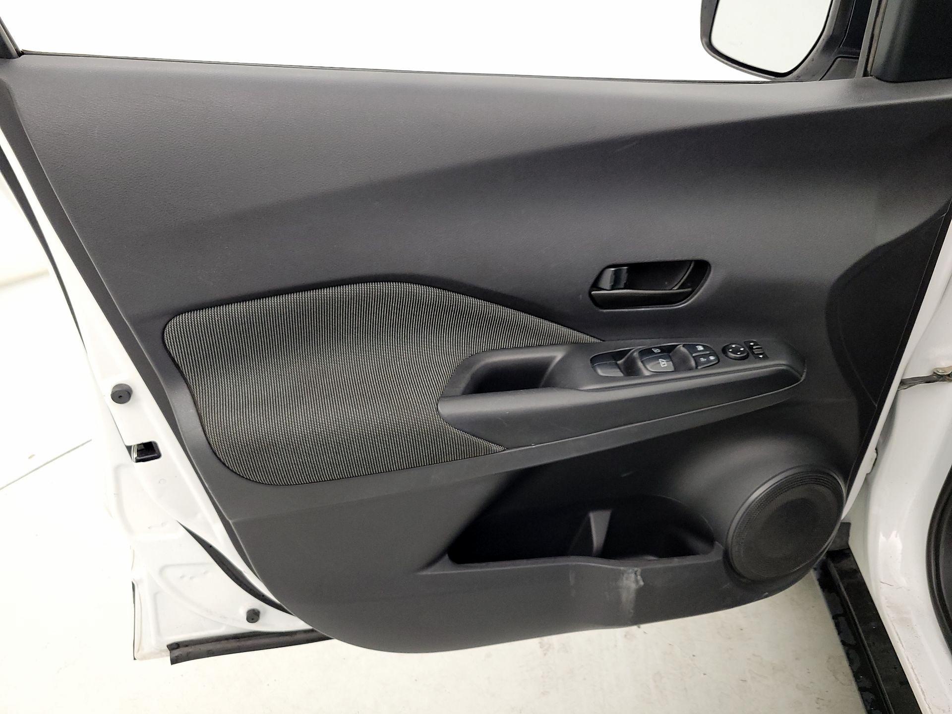 Thumbnail: 2018 Nissan Kicks - 12