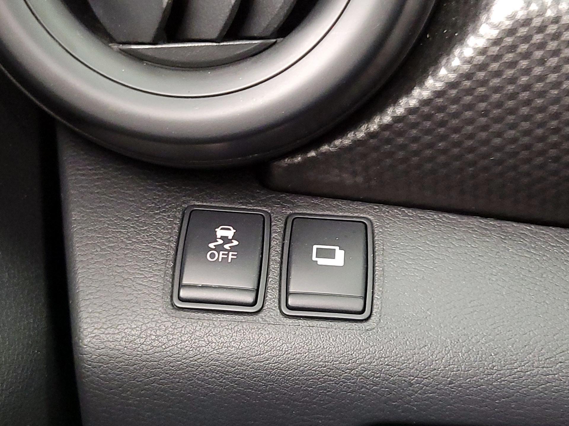 Thumbnail: 2018 Nissan Kicks - 13