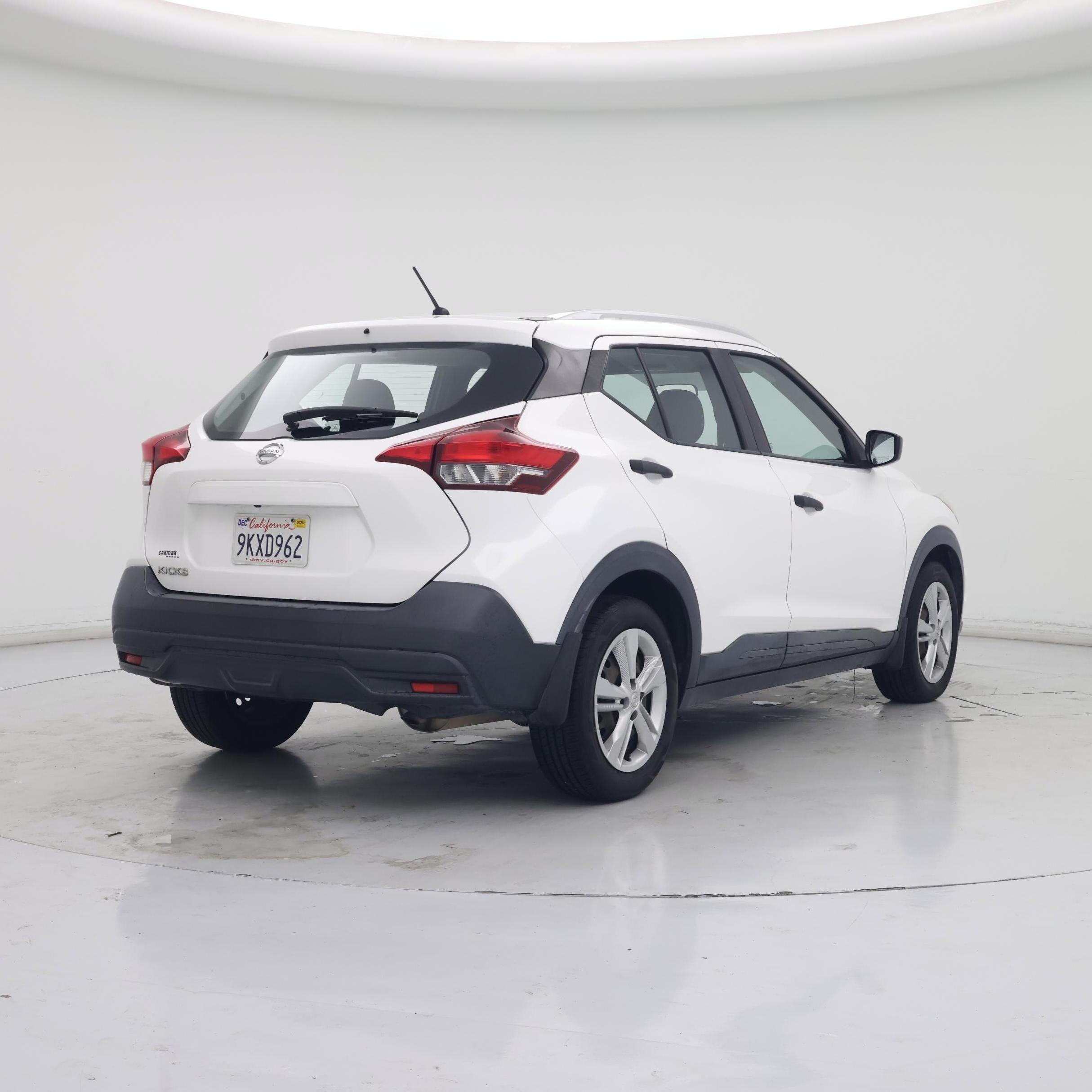 Thumbnail: 2018 Nissan Kicks - 8