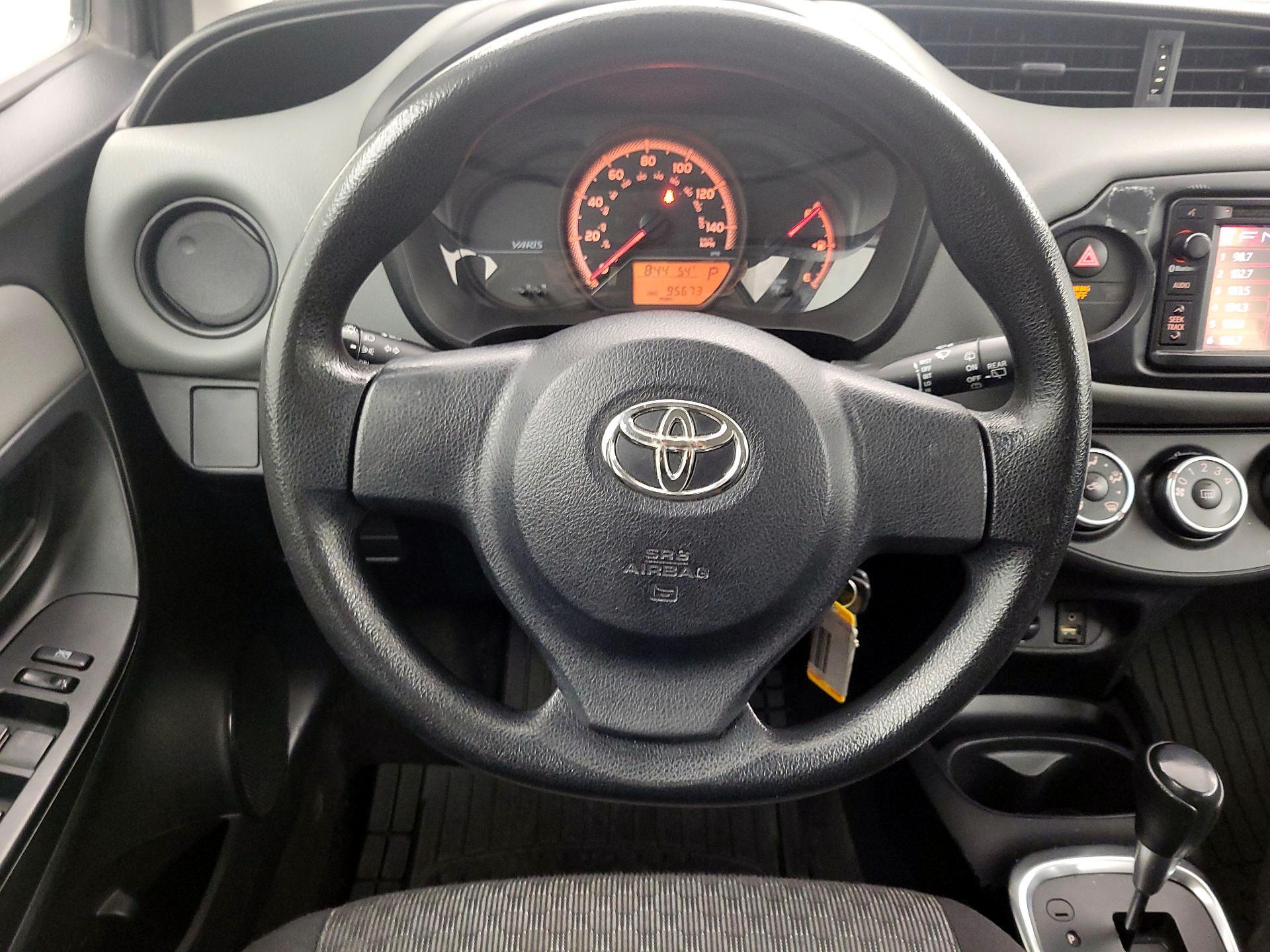 Thumbnail: 2015 Toyota Yaris - 10