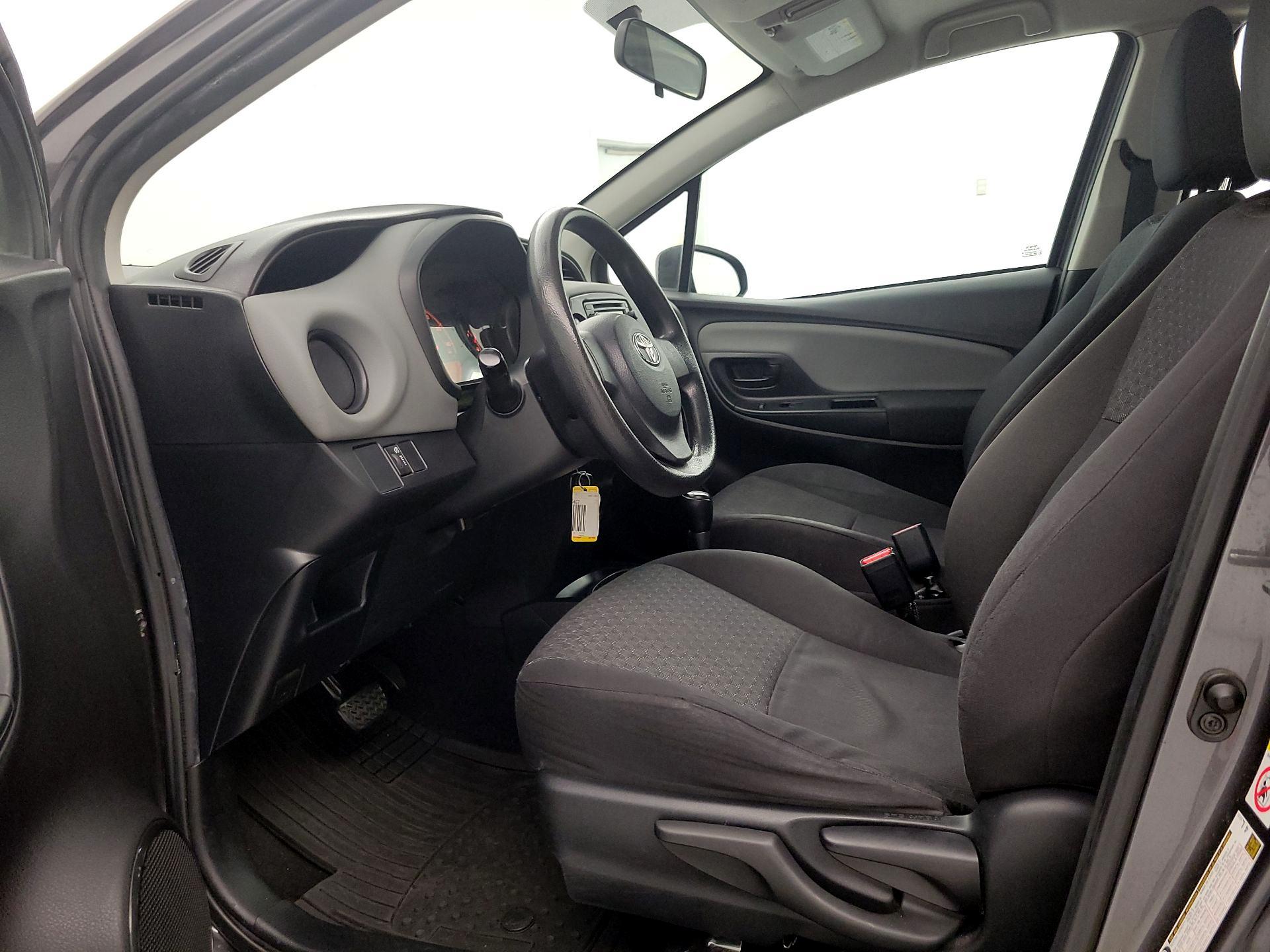 Thumbnail: 2015 Toyota Yaris - 11