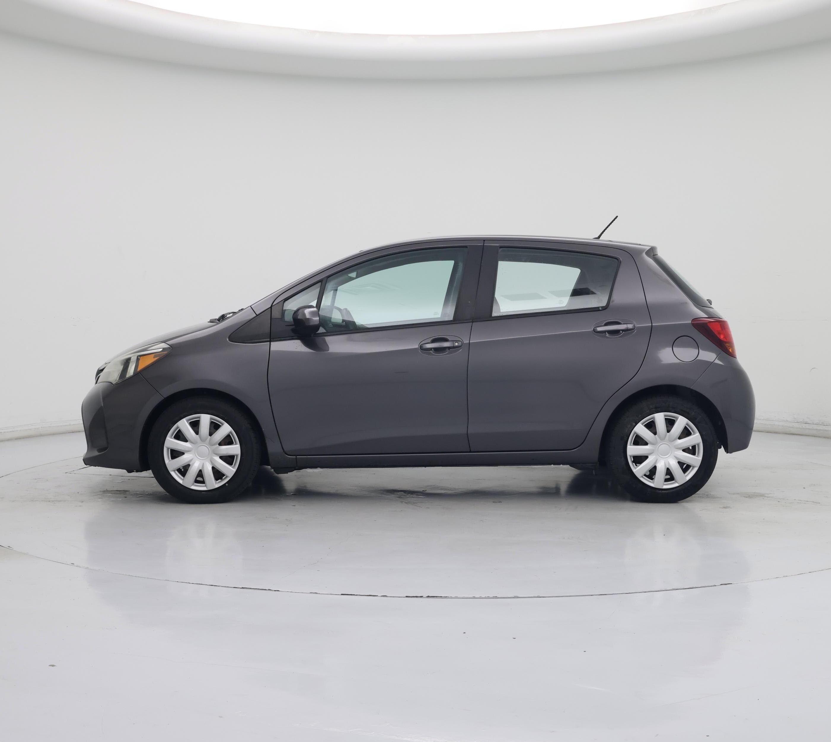 Thumbnail: 2015 Toyota Yaris - 3