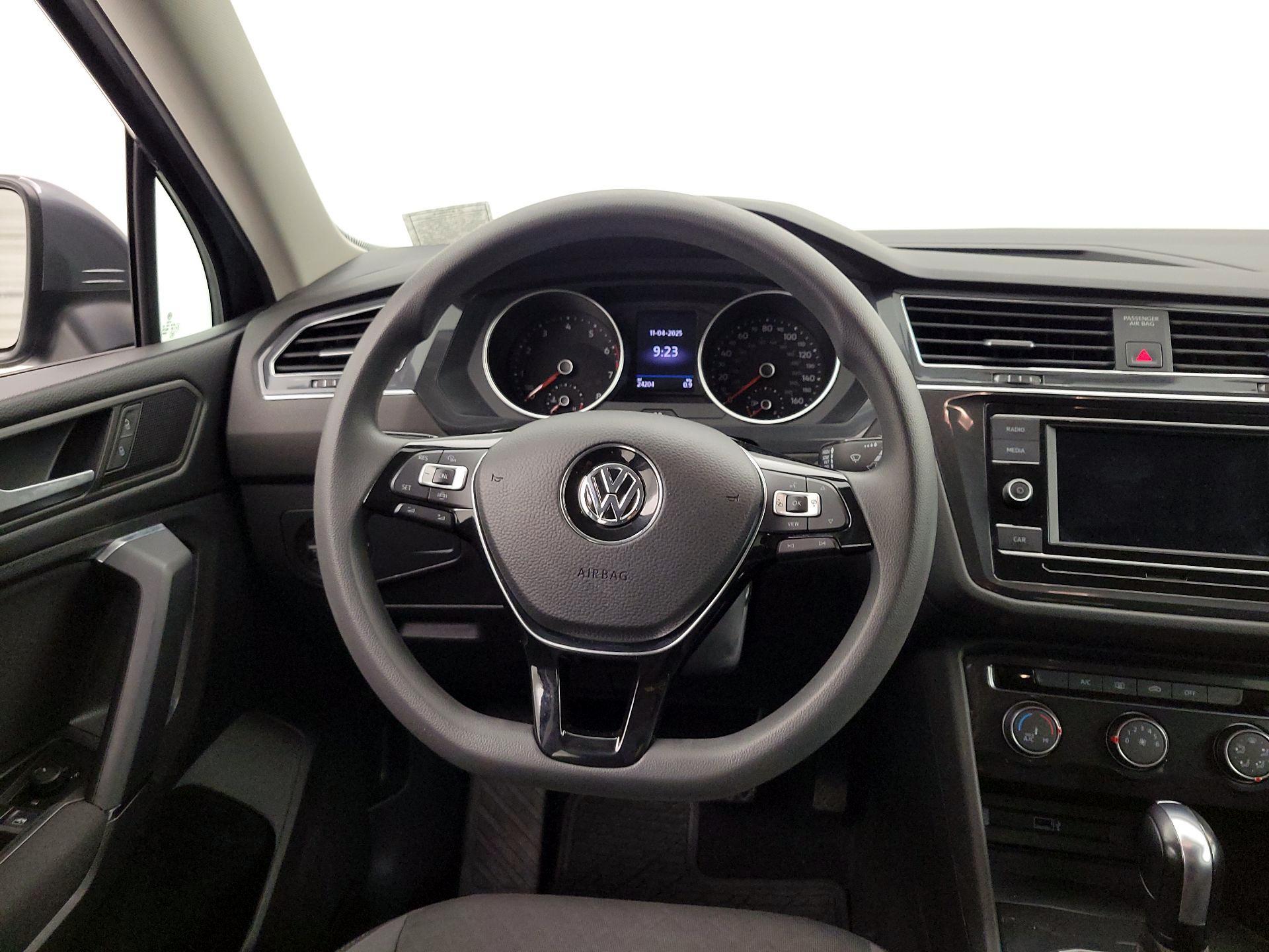 Thumbnail: 2019 Volkswagen Tiguan - 10