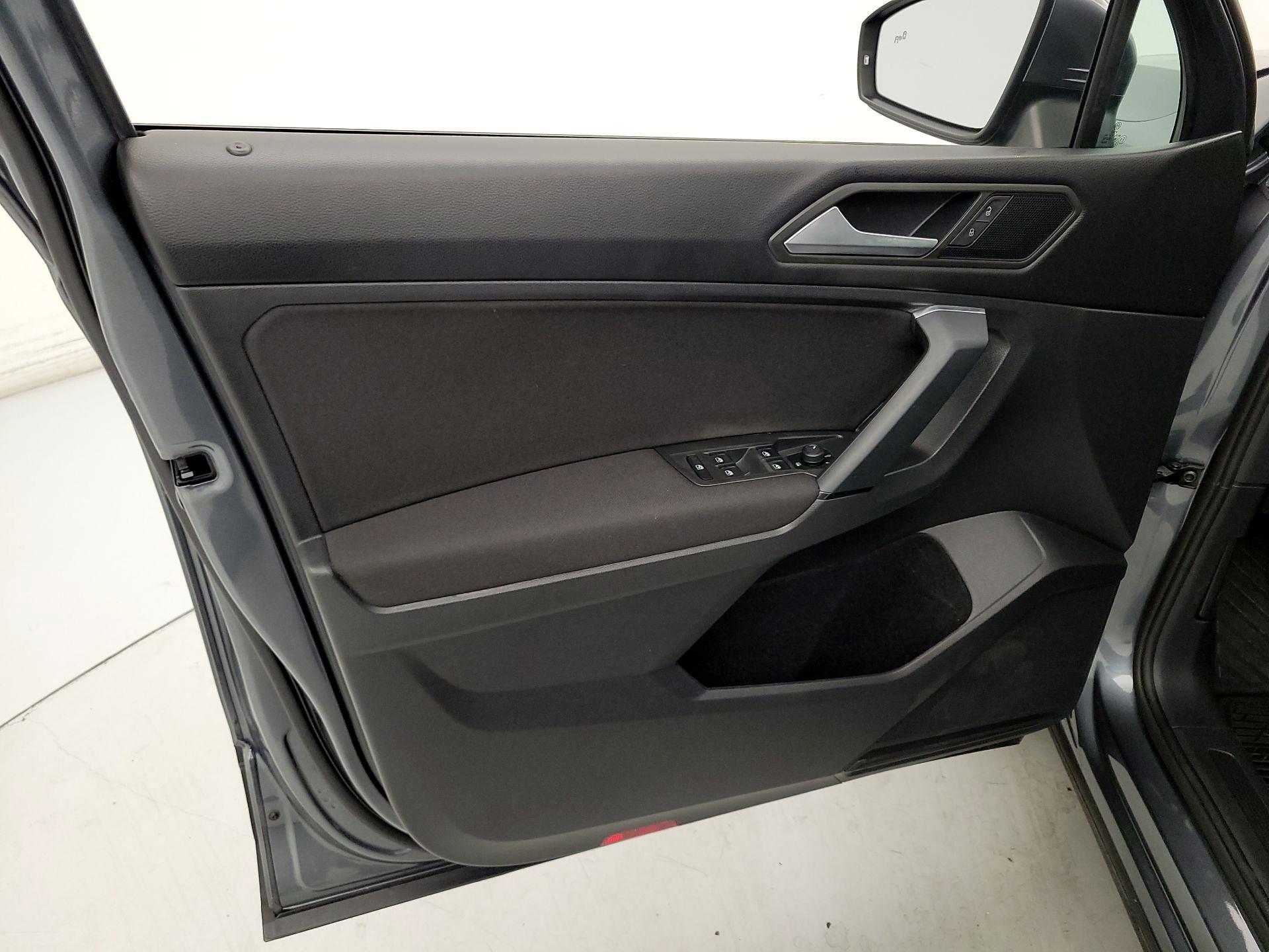 Thumbnail: 2019 Volkswagen Tiguan - 12