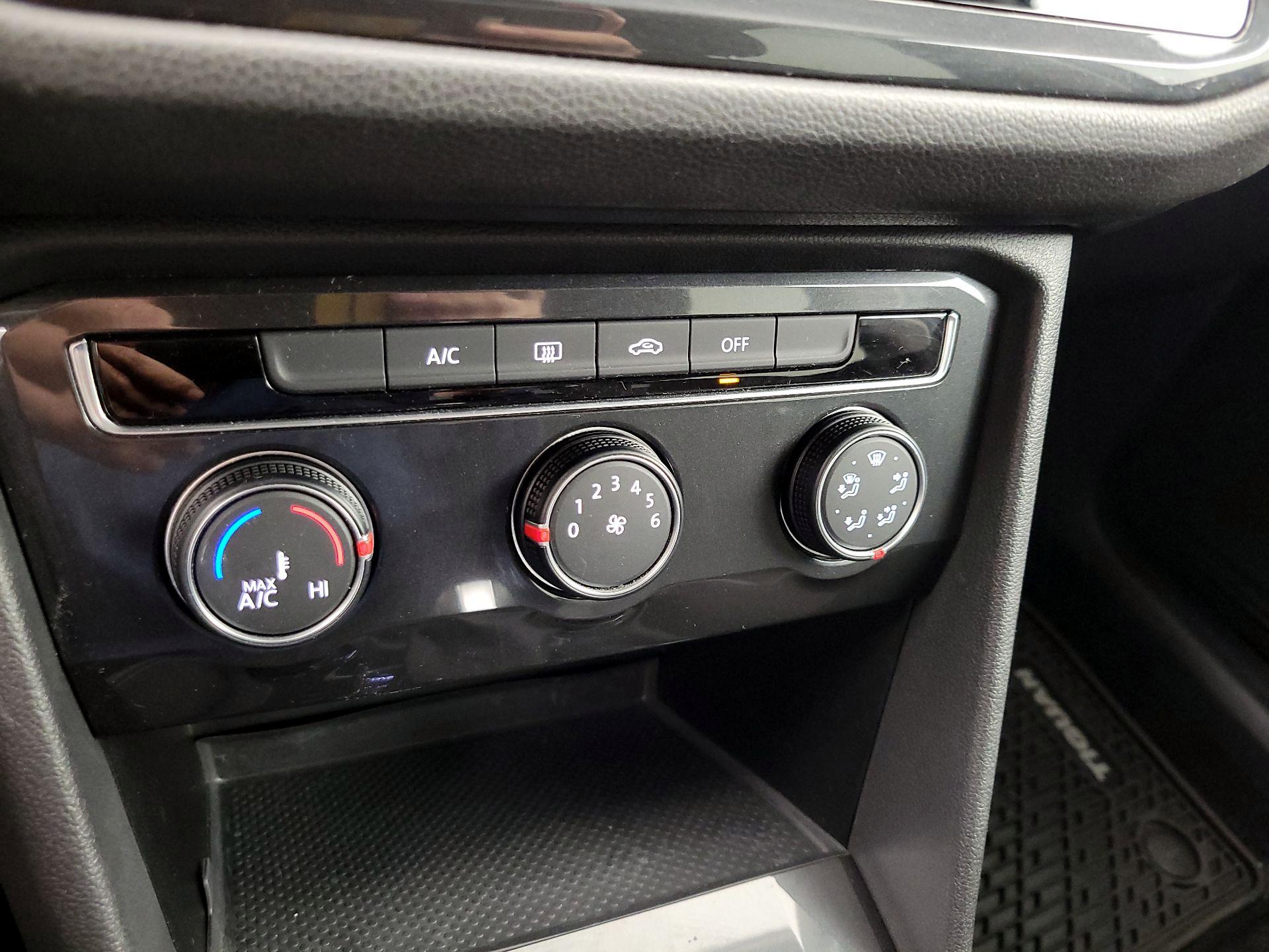 Thumbnail: 2019 Volkswagen Tiguan - 16