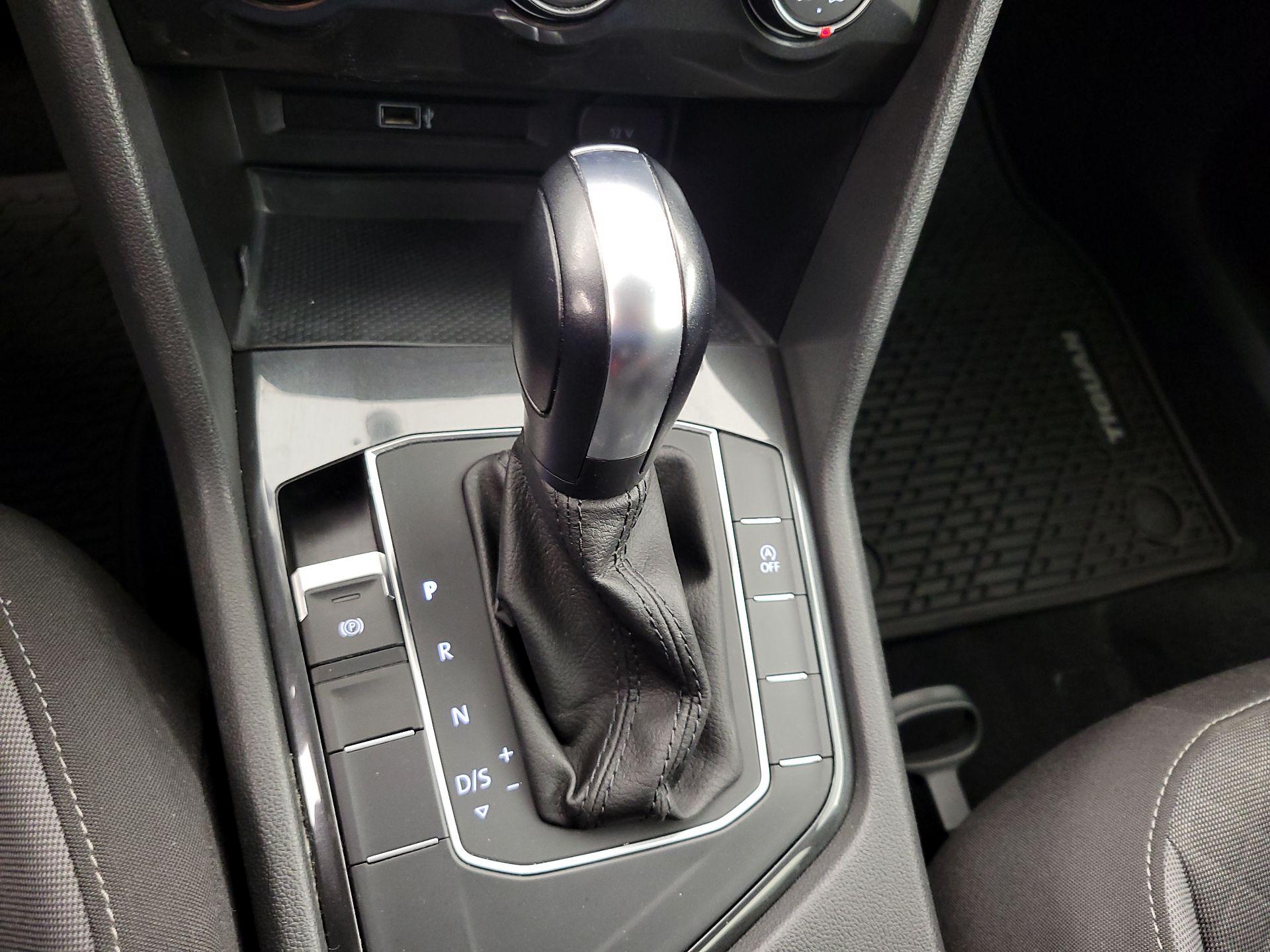 Thumbnail: 2019 Volkswagen Tiguan - 17