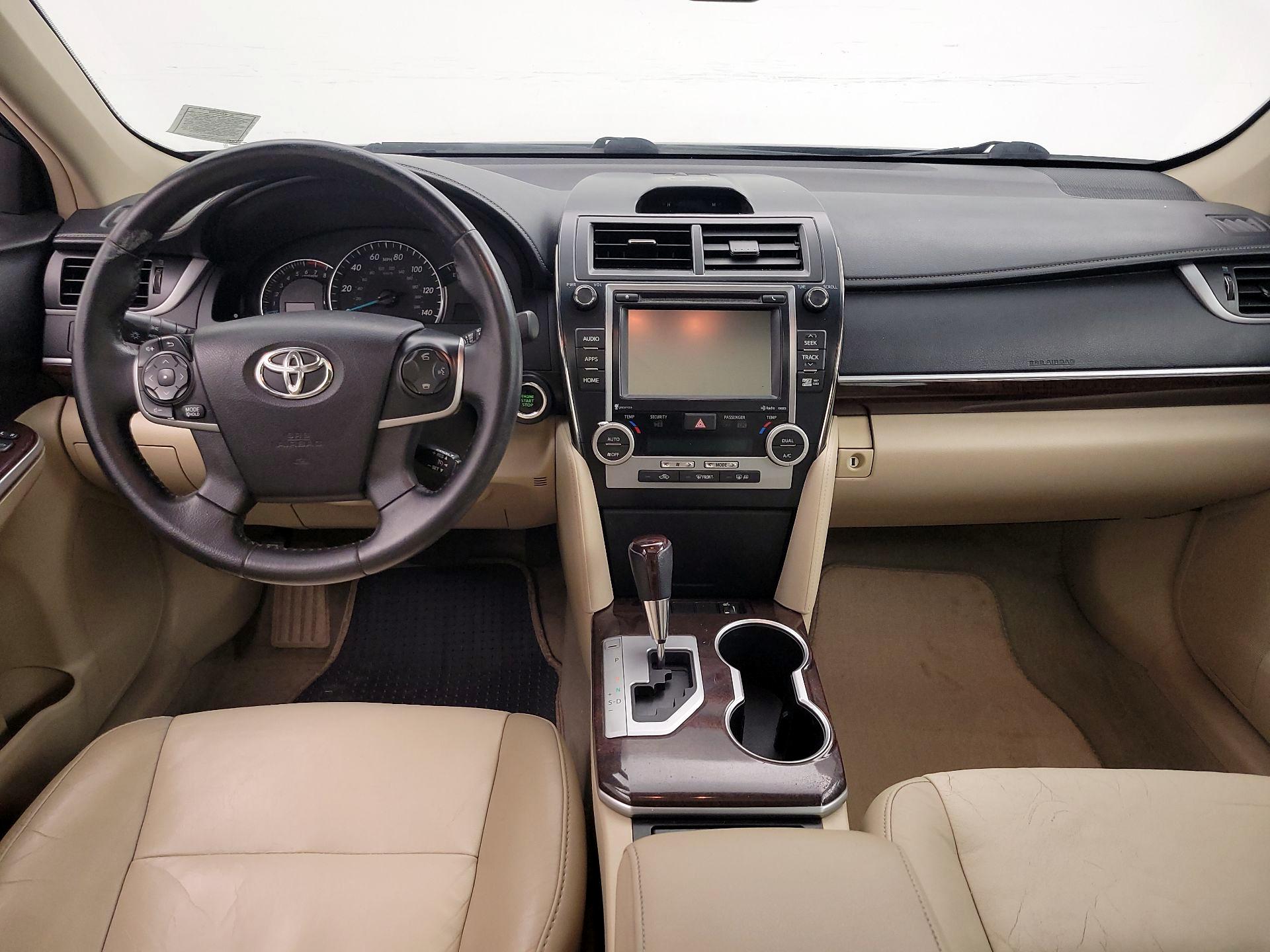 Thumbnail: 2014 Toyota Camry - 9