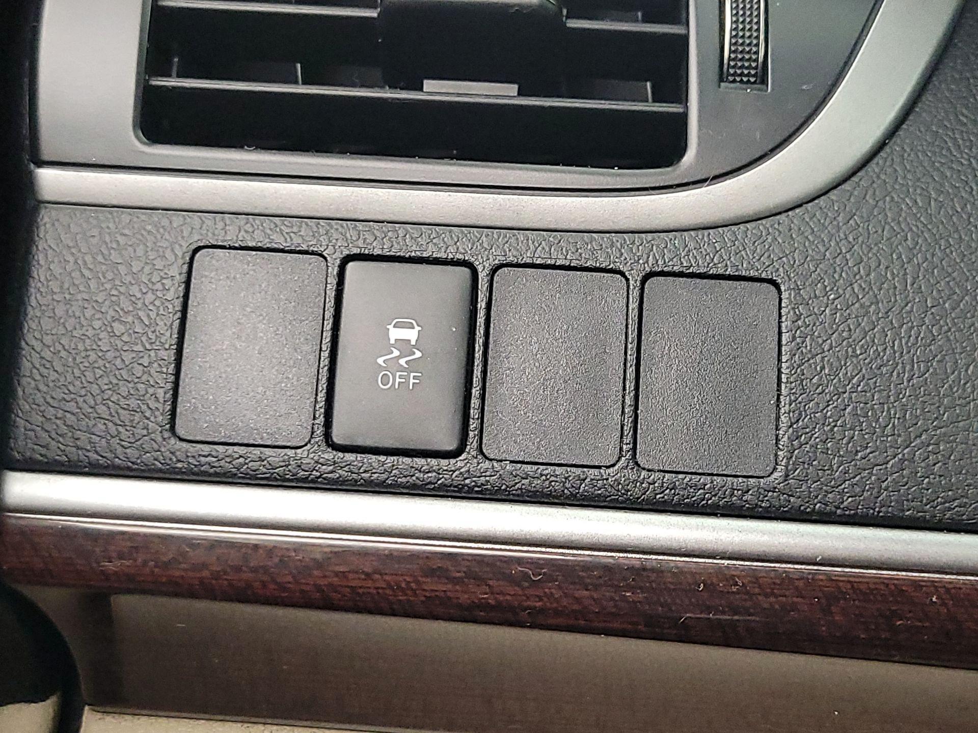 Thumbnail: 2014 Toyota Camry - 13