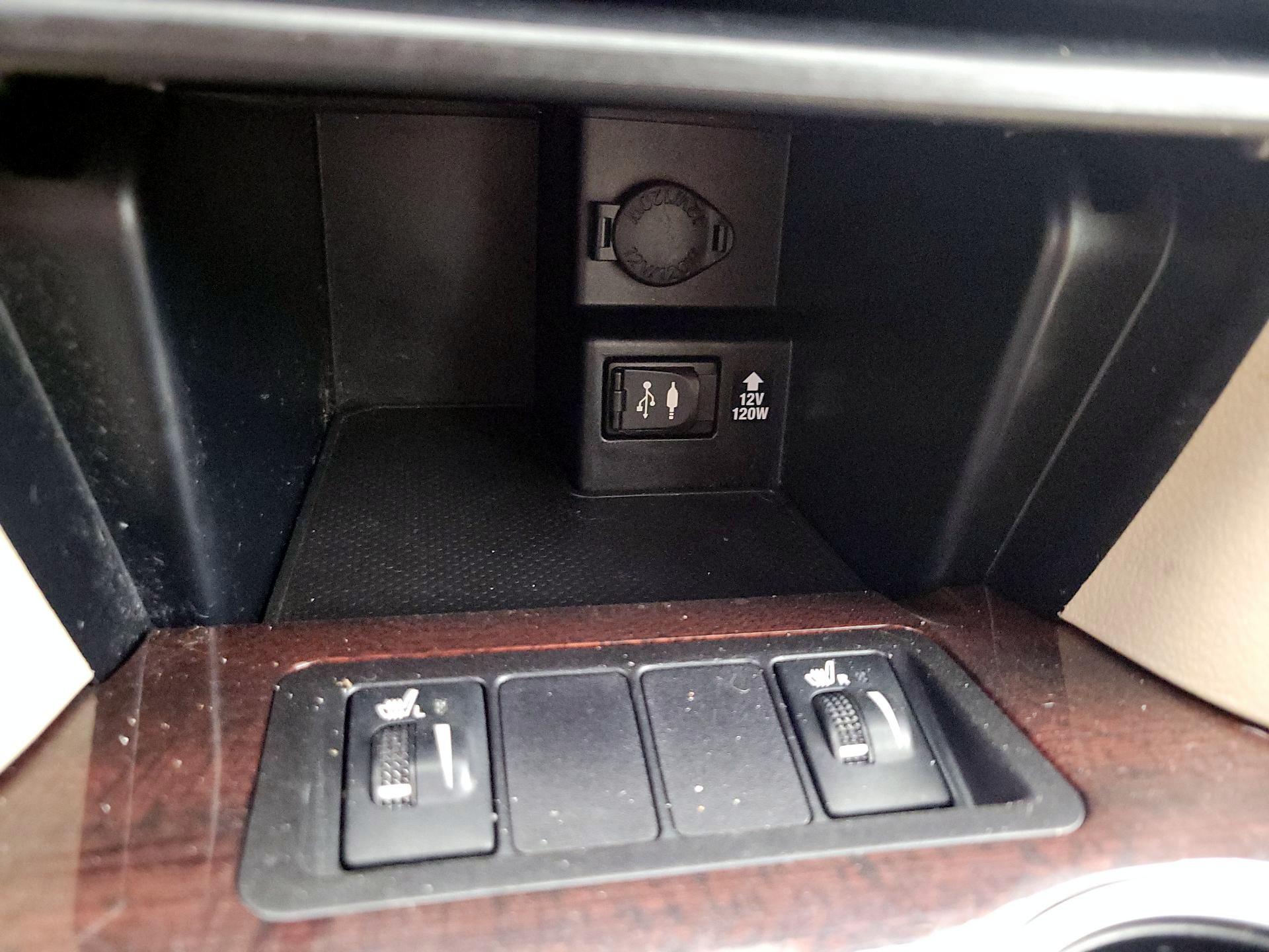 Thumbnail: 2014 Toyota Camry - 18