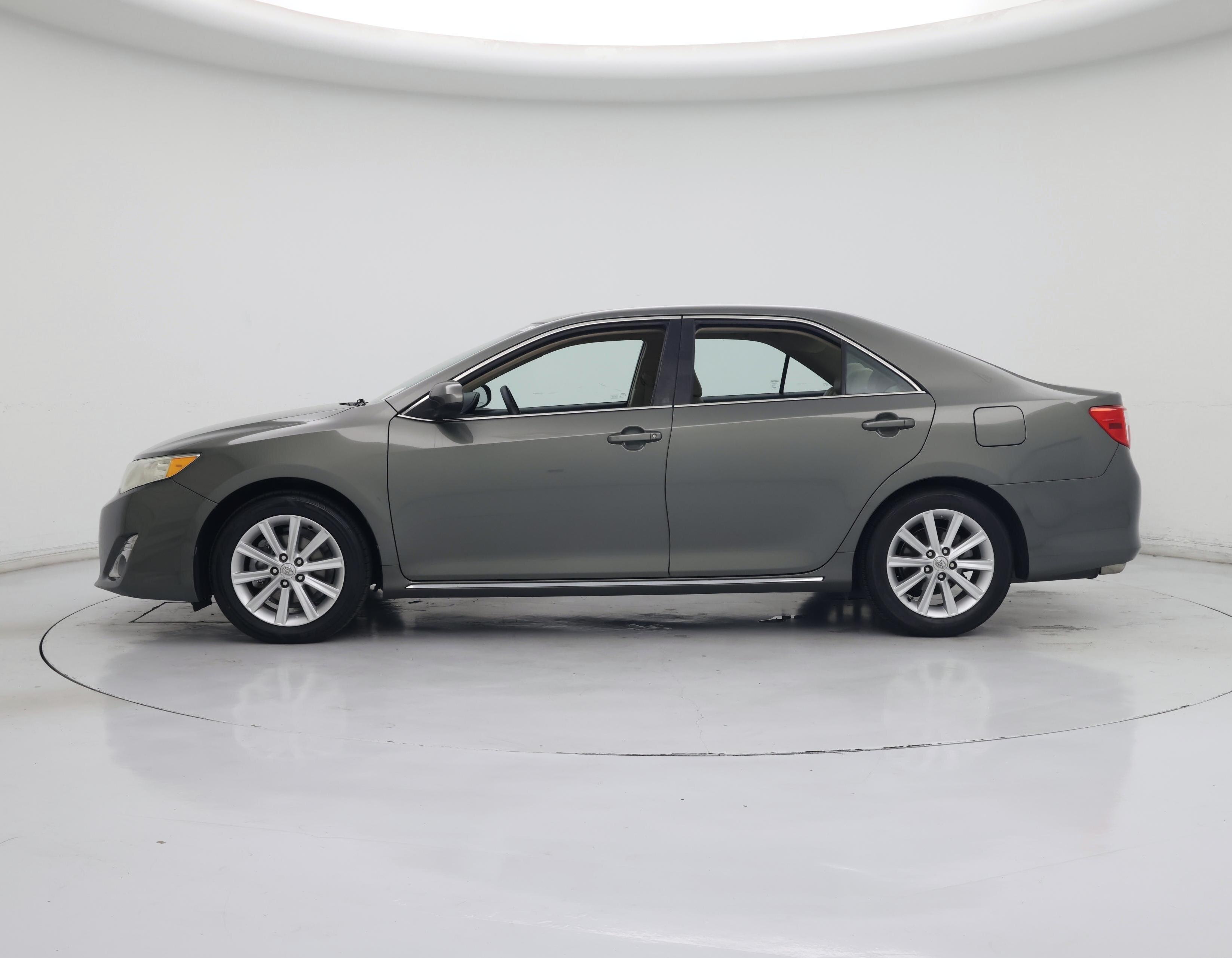 Thumbnail: 2014 Toyota Camry - 3