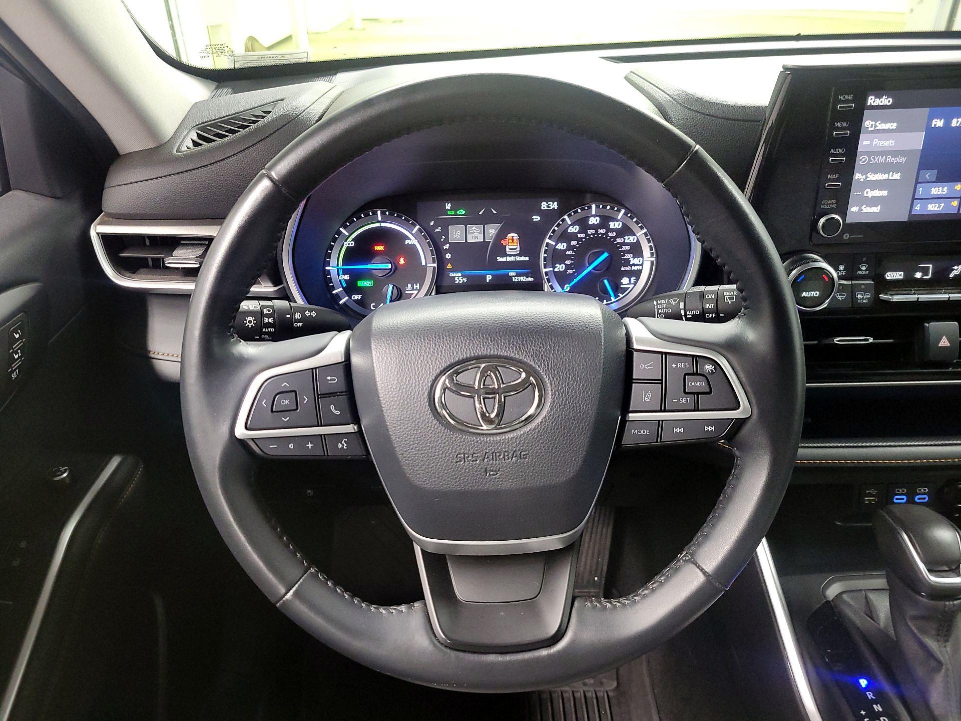 Thumbnail: 2022 Toyota Highlander - 10