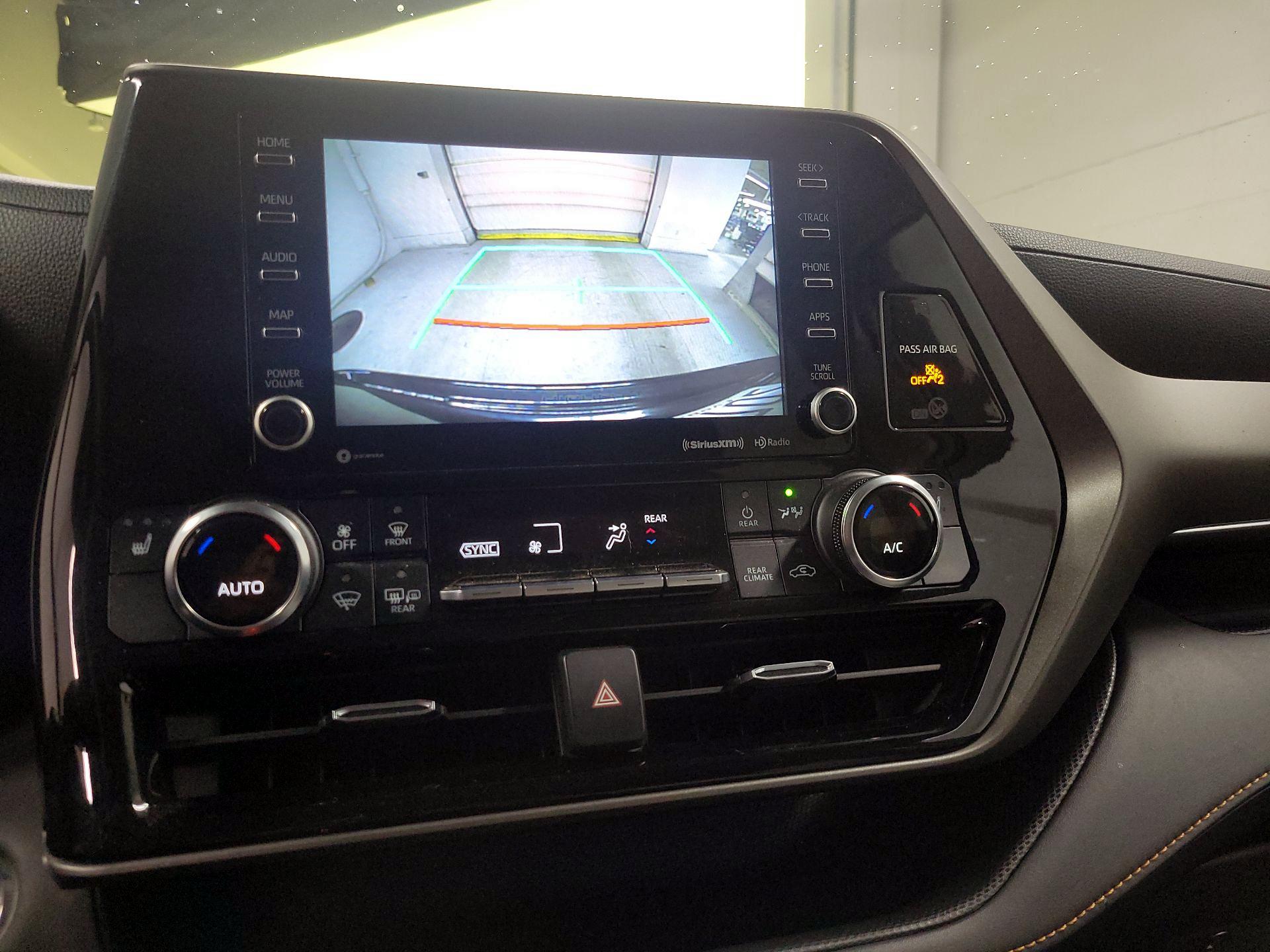 Thumbnail: 2022 Toyota Highlander - 14