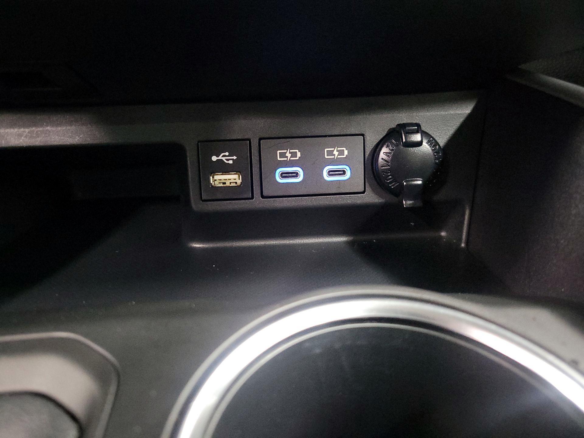 Thumbnail: 2022 Toyota Highlander - 18