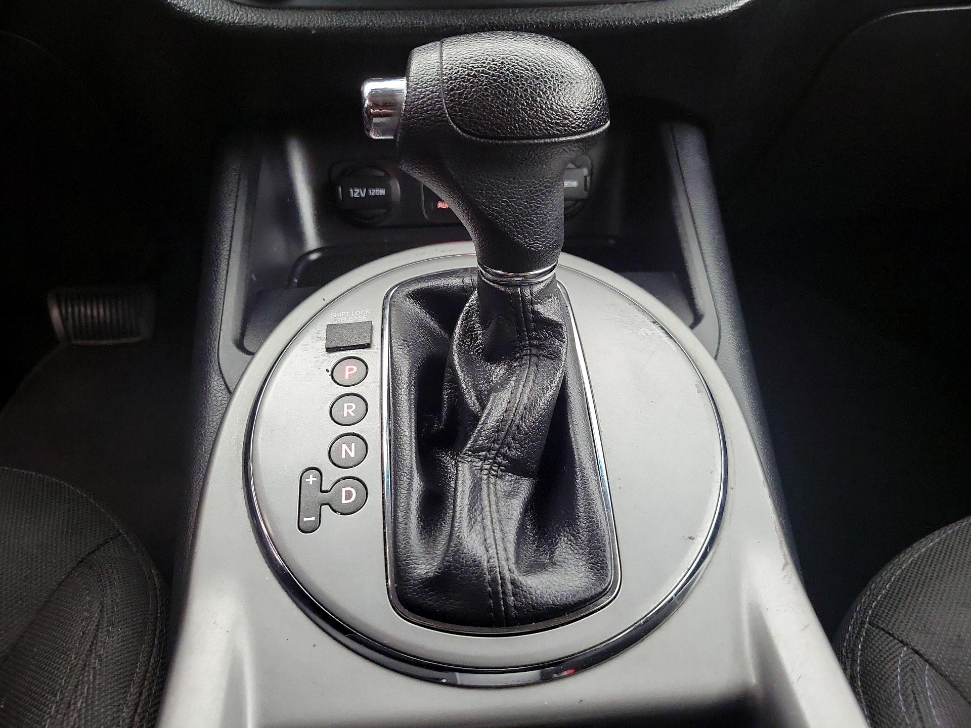 Thumbnail: 2016 Kia Sportage - 16